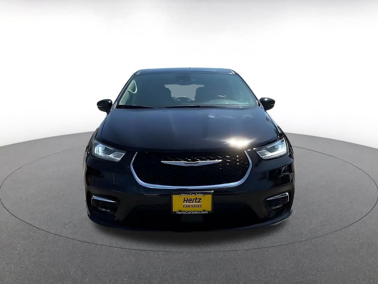 Thumbnail: 2024 Chrysler Pacifica - 4