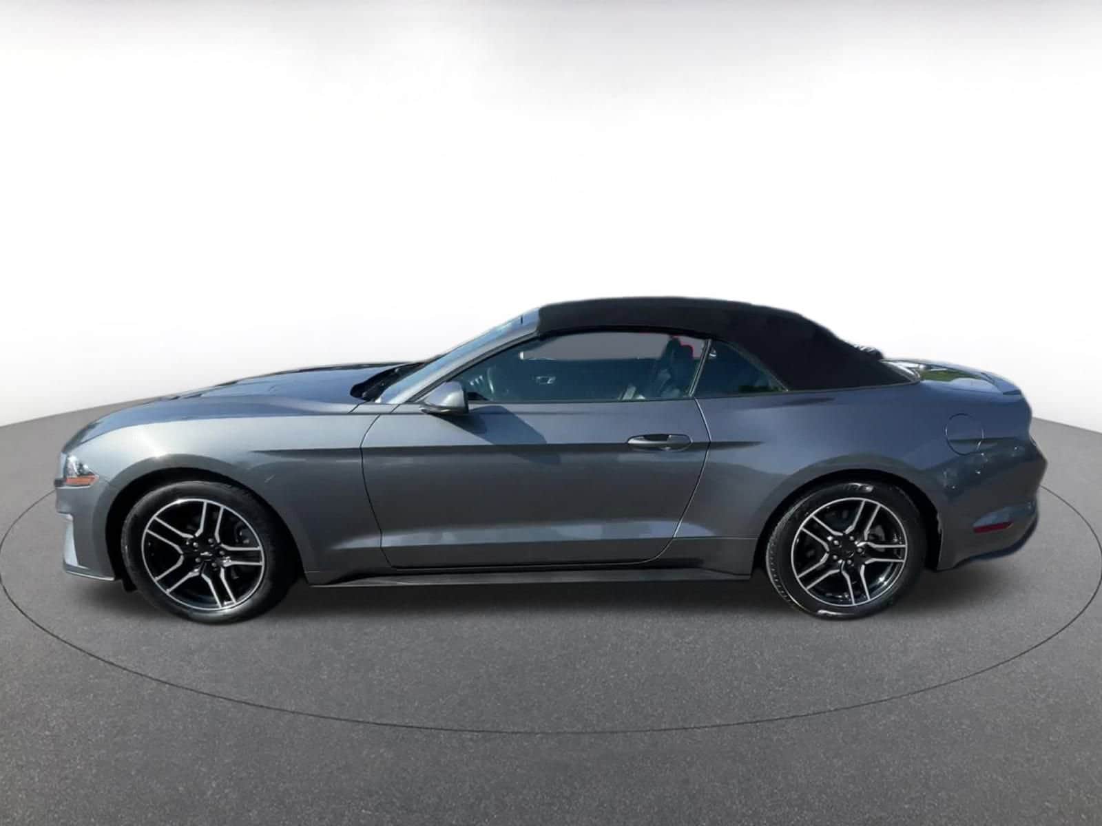 Thumbnail: 2022 Ford Mustang - 8