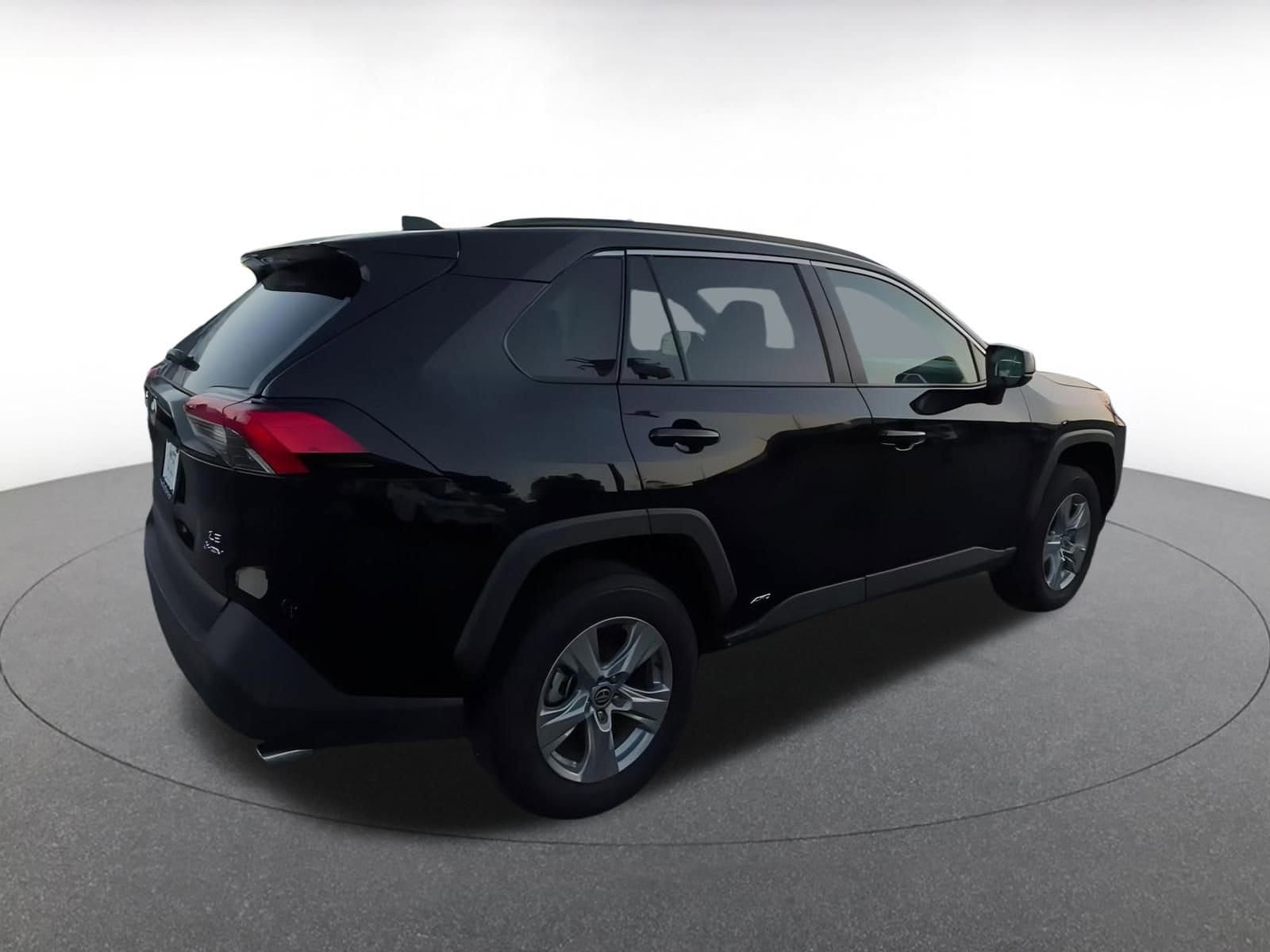 Thumbnail: 2025 Toyota RAV4 - 15