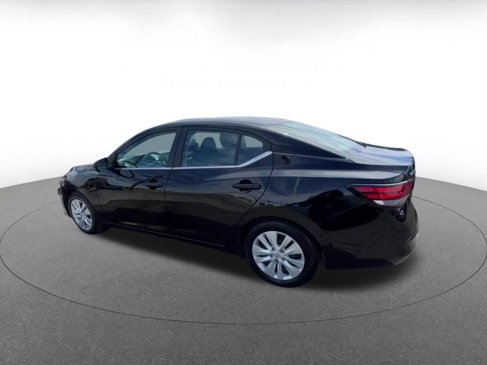 Thumbnail: 2025 Nissan Sentra - 10
