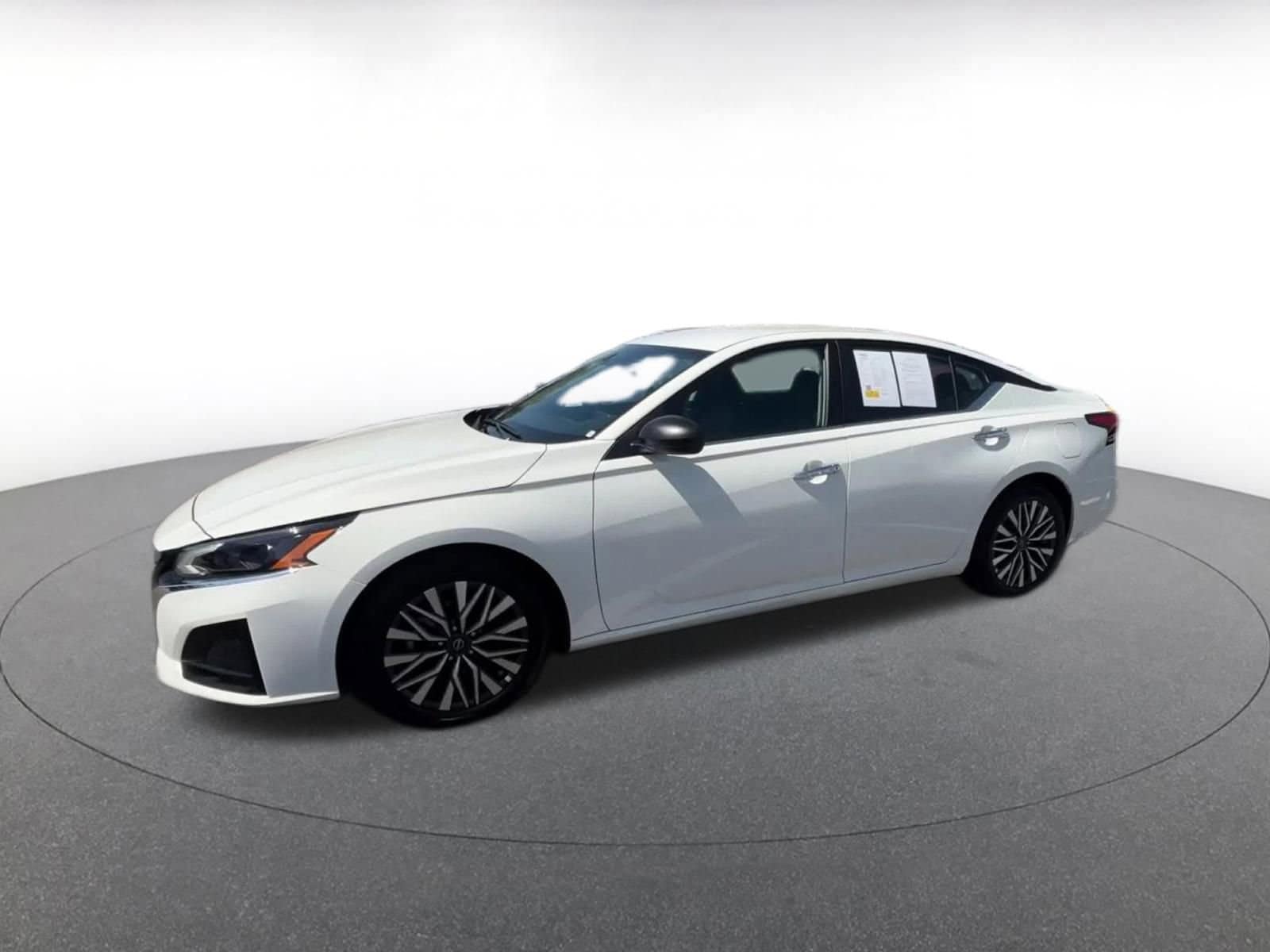 Thumbnail: 2025 Nissan Altima - 8