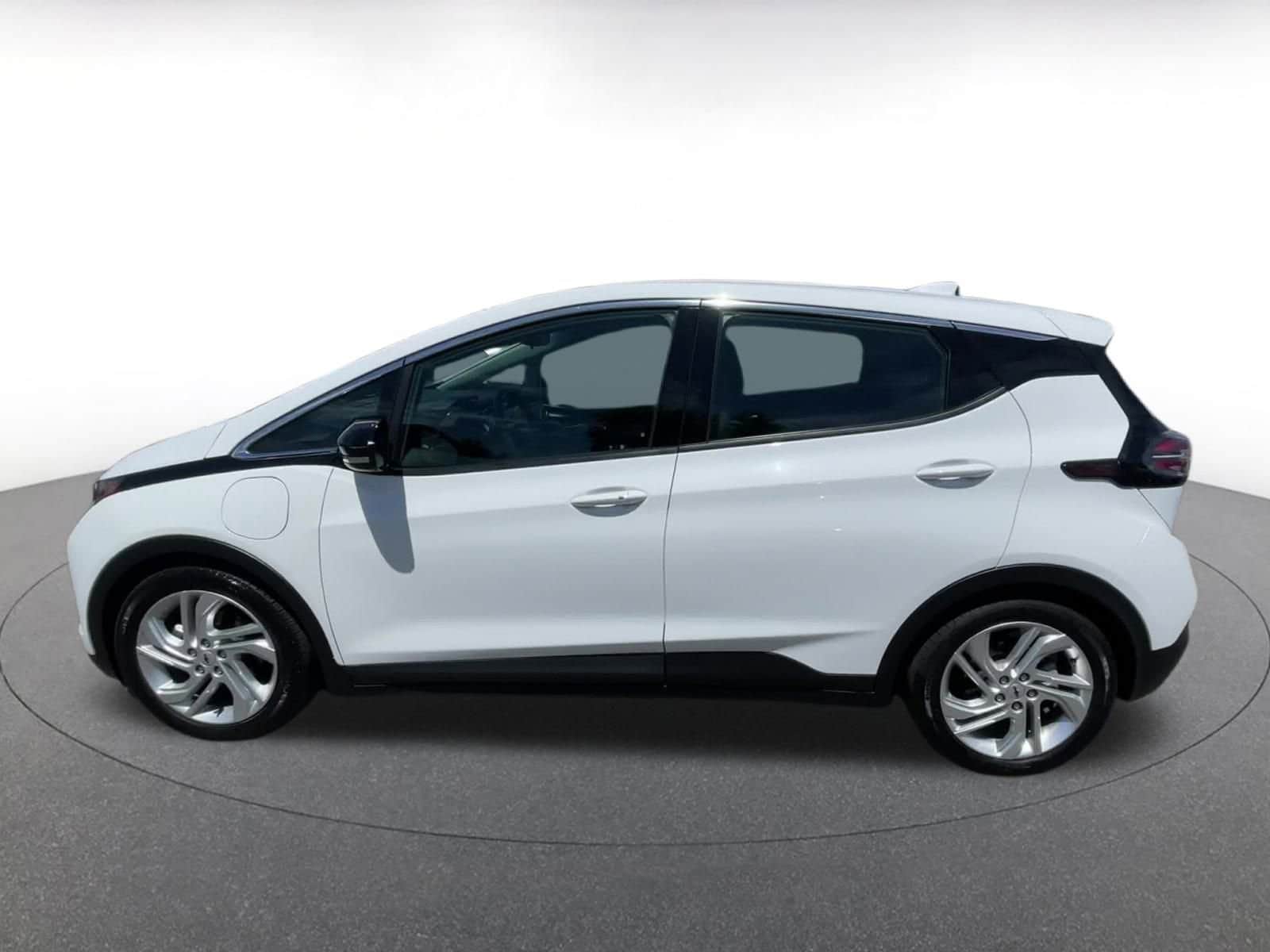 Thumbnail: 2023 Chevrolet Bolt EV - 9