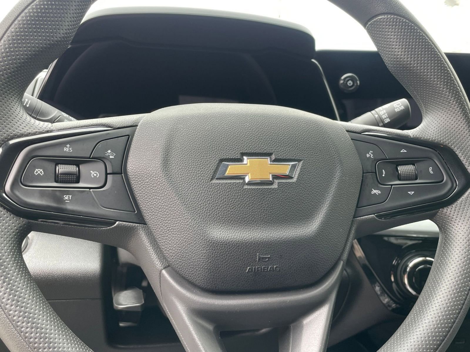 Thumbnail: 2025 Chevrolet Trax - 28