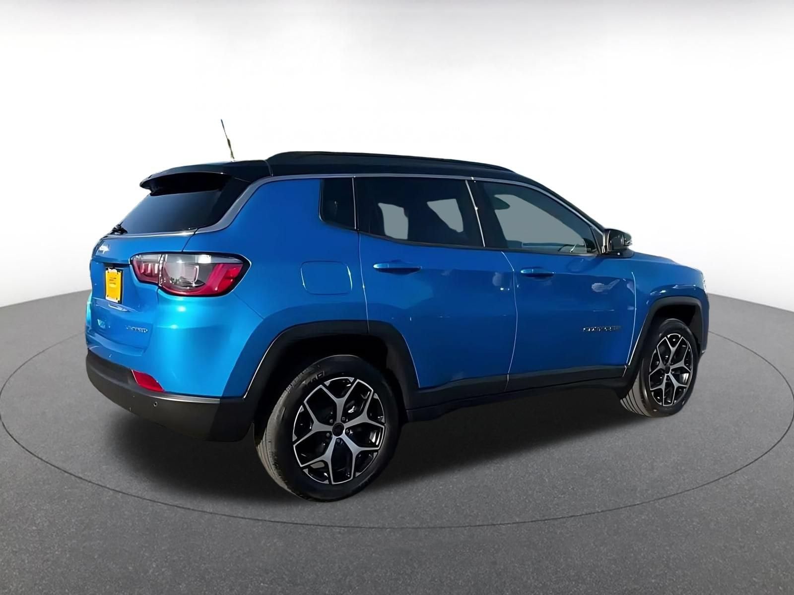 Thumbnail: 2025 Jeep Compass - 14