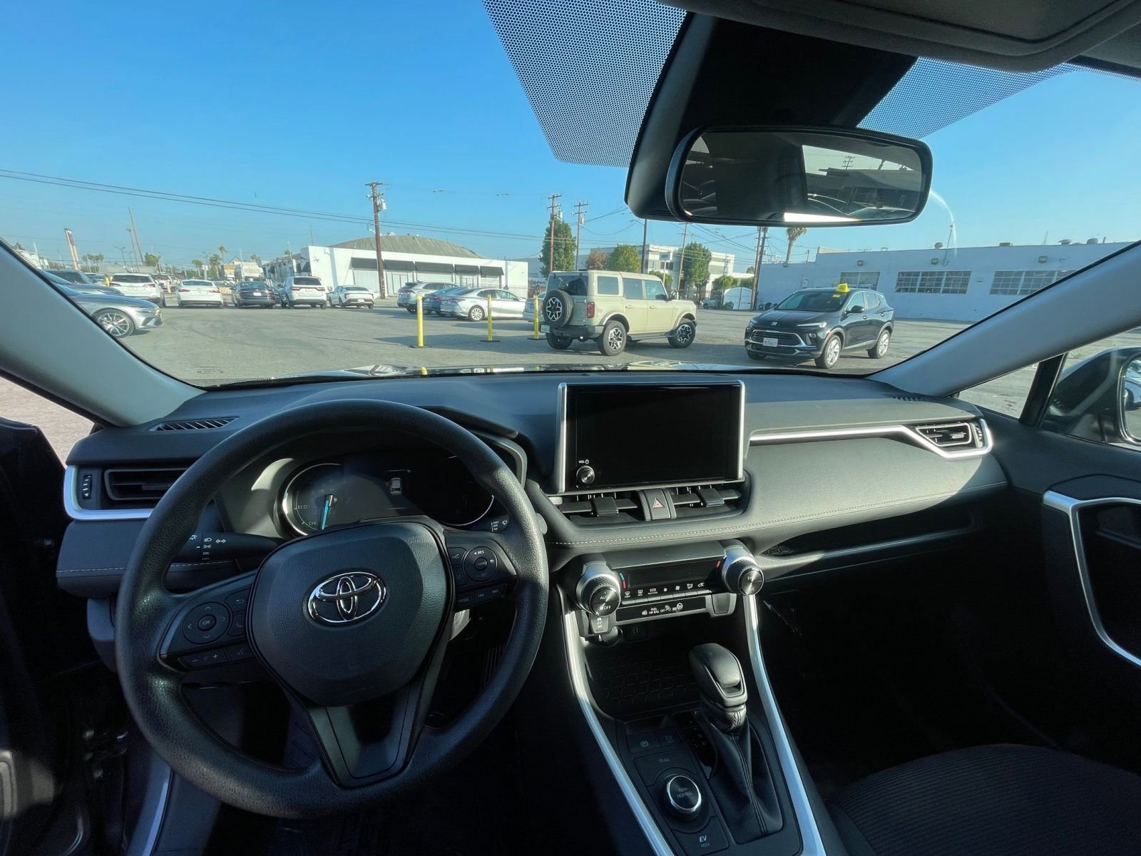 Thumbnail: 2025 Toyota RAV4 - 33