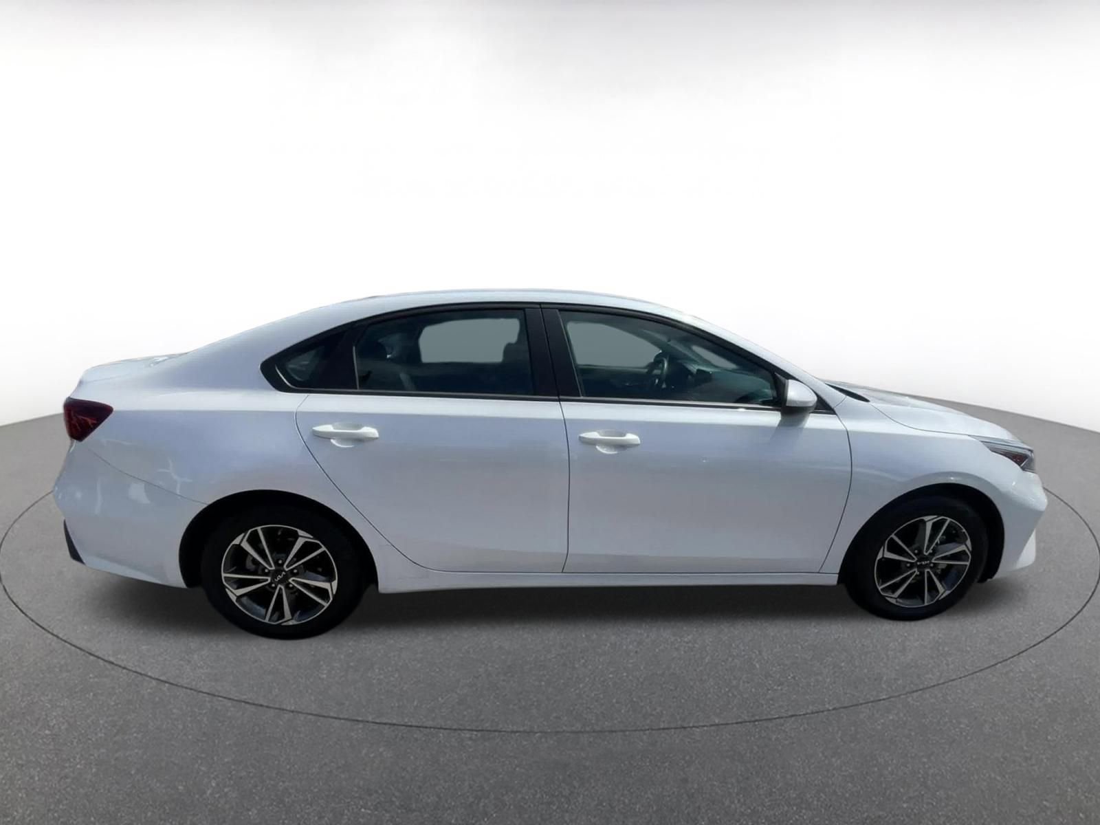 2024 Kia Forte LXS 16