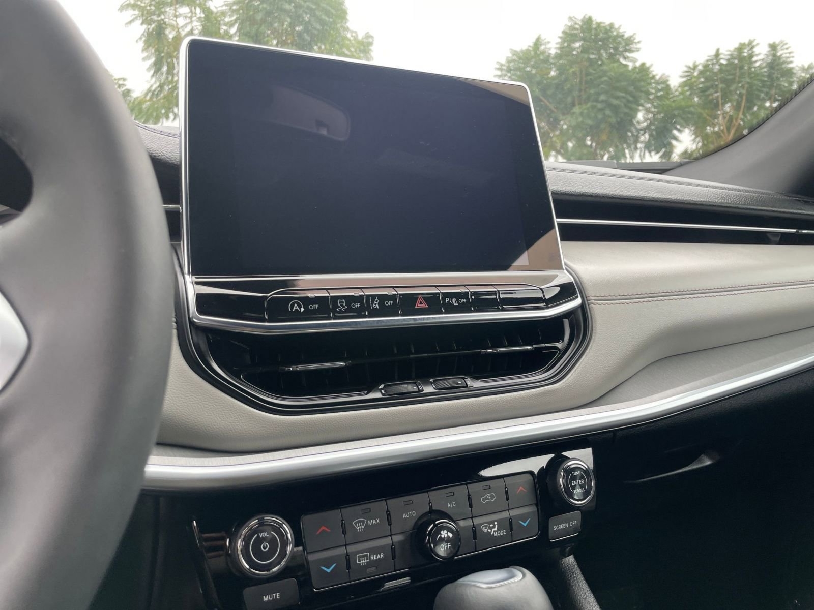 Thumbnail: 2025 Jeep Compass - 17