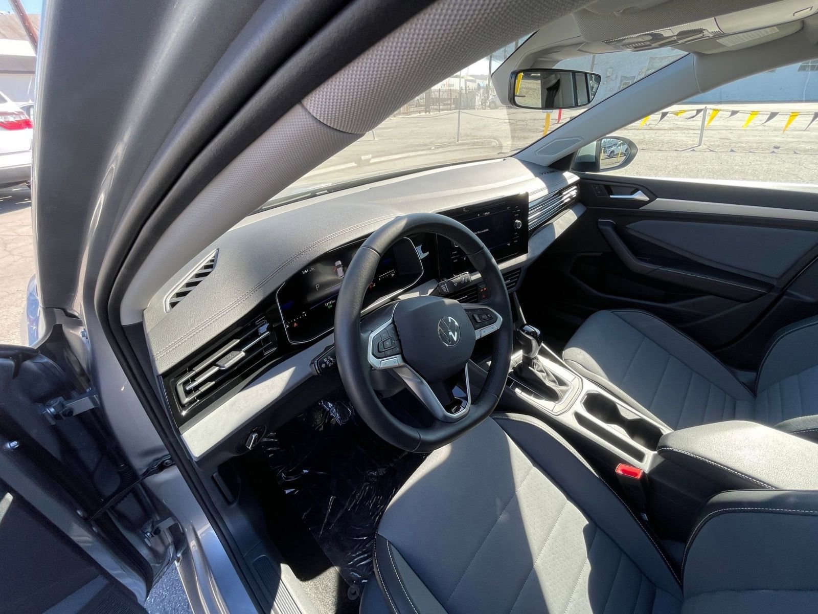 Thumbnail: 2025 Volkswagen Jetta - 34