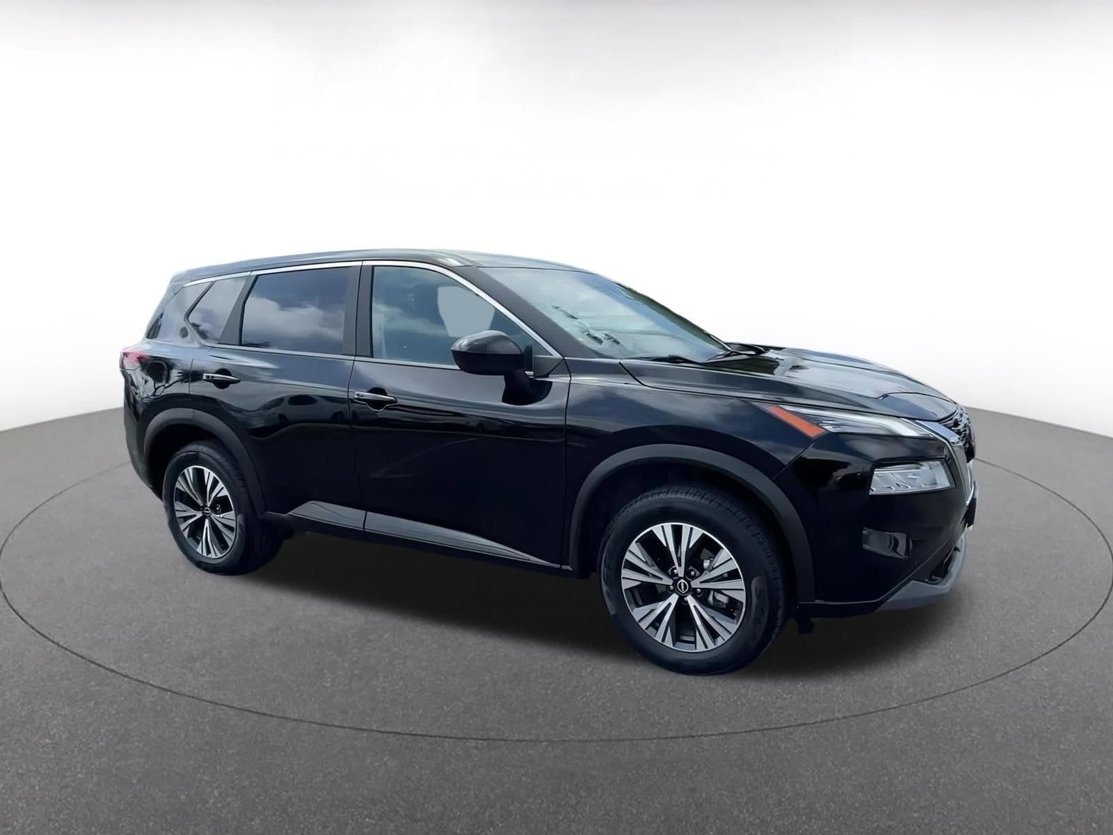 2023 Nissan Rogue SV 2
