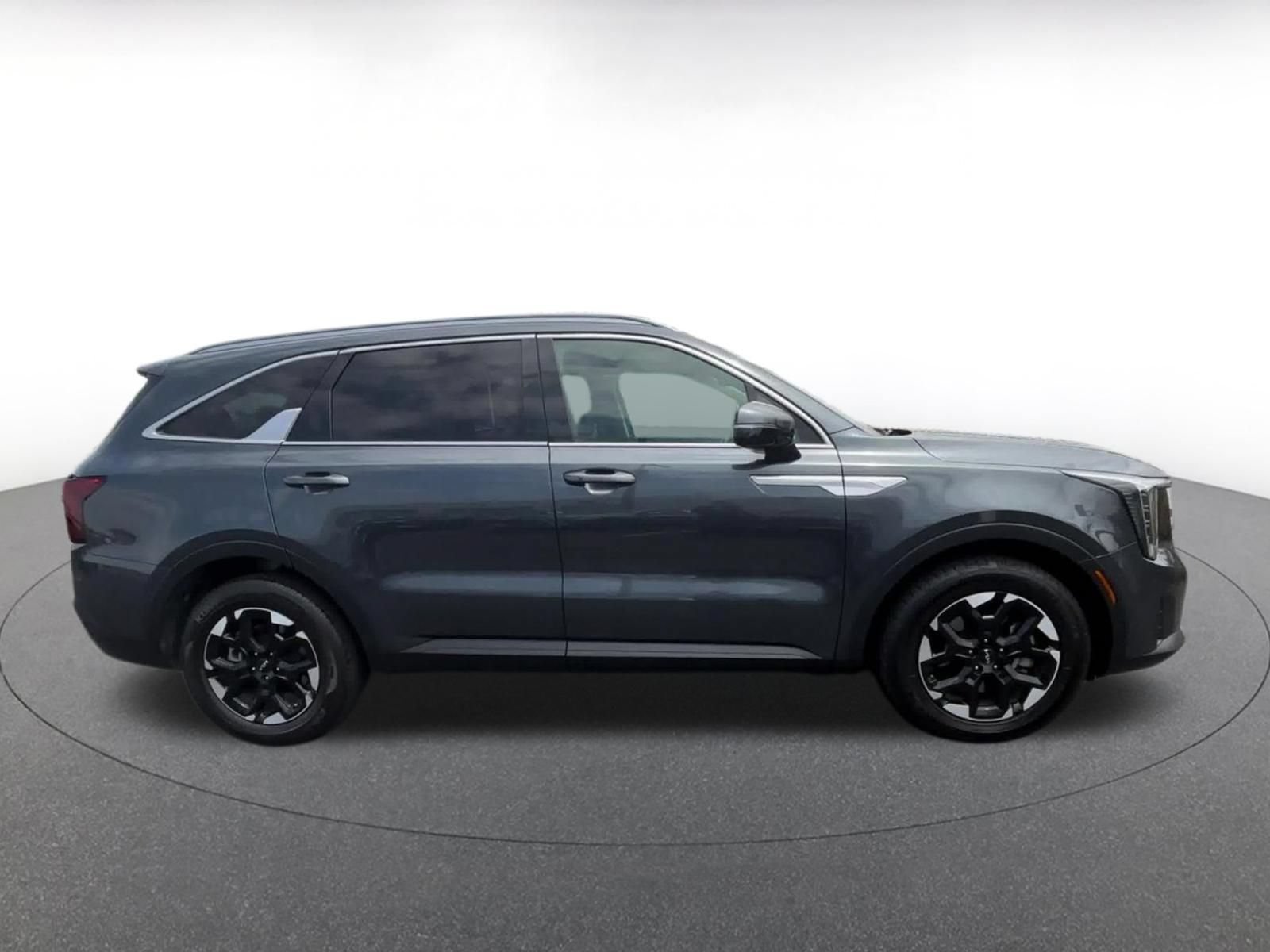Thumbnail: 2024 Kia Sorento - 16