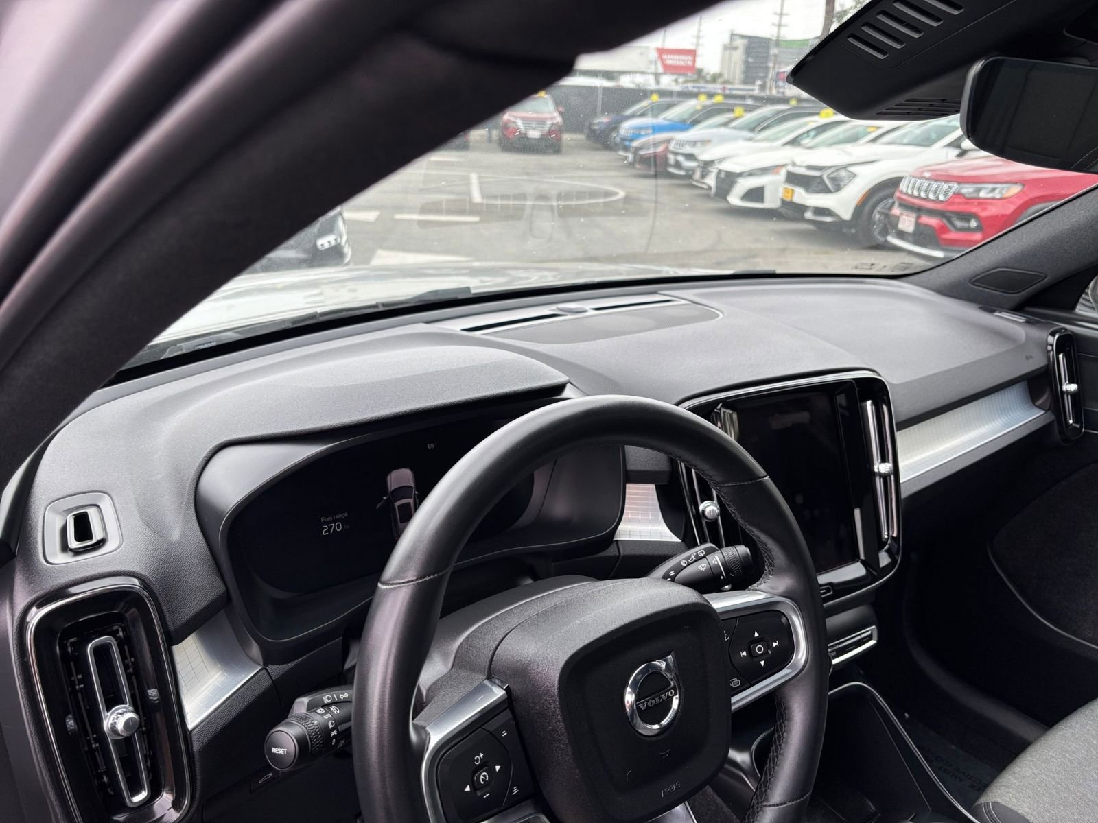 Thumbnail: 2024 Volvo XC40 - 34