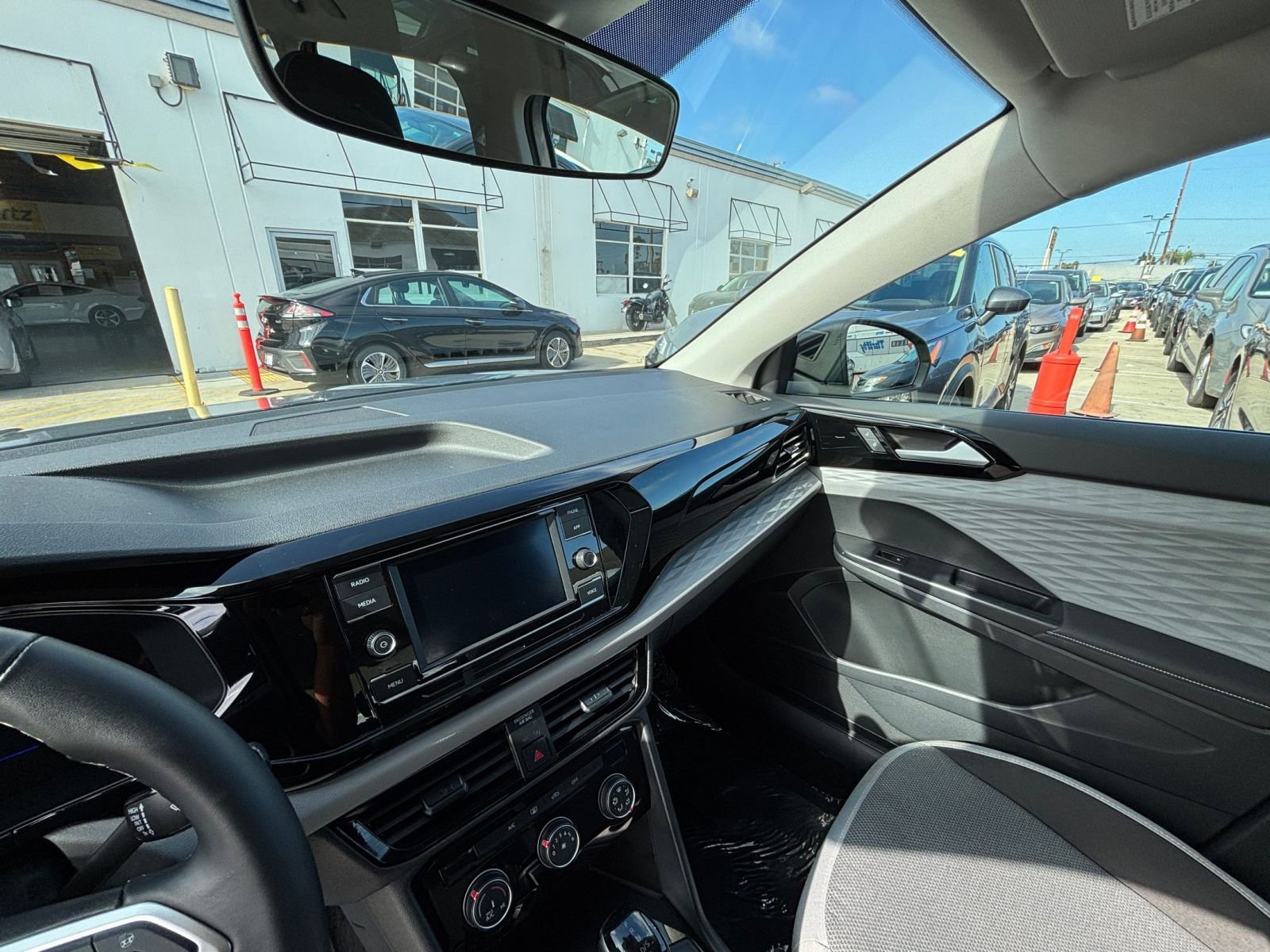 2024 Volkswagen Taos S 35
