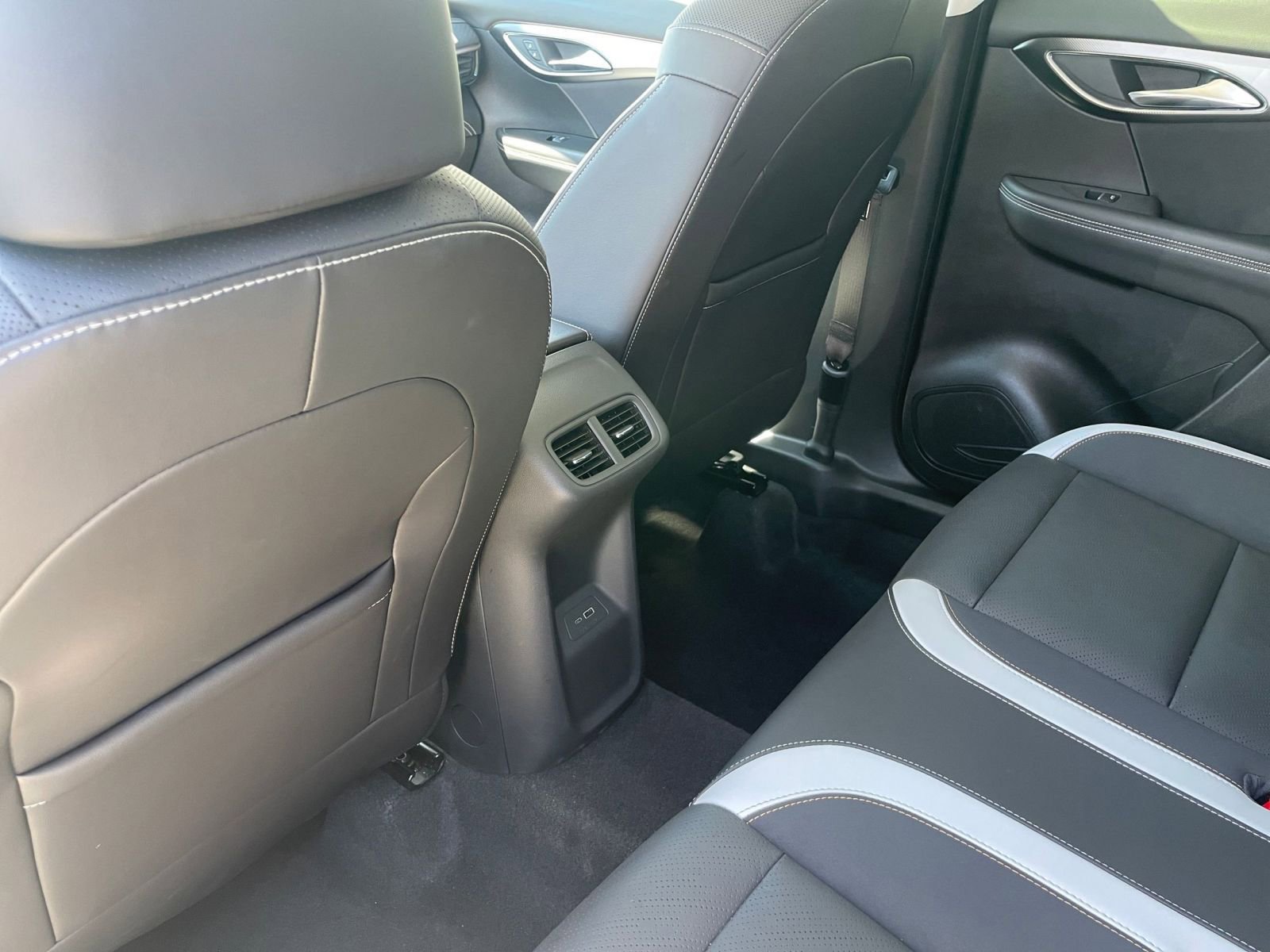 Thumbnail: 2024 Buick Envision - 24