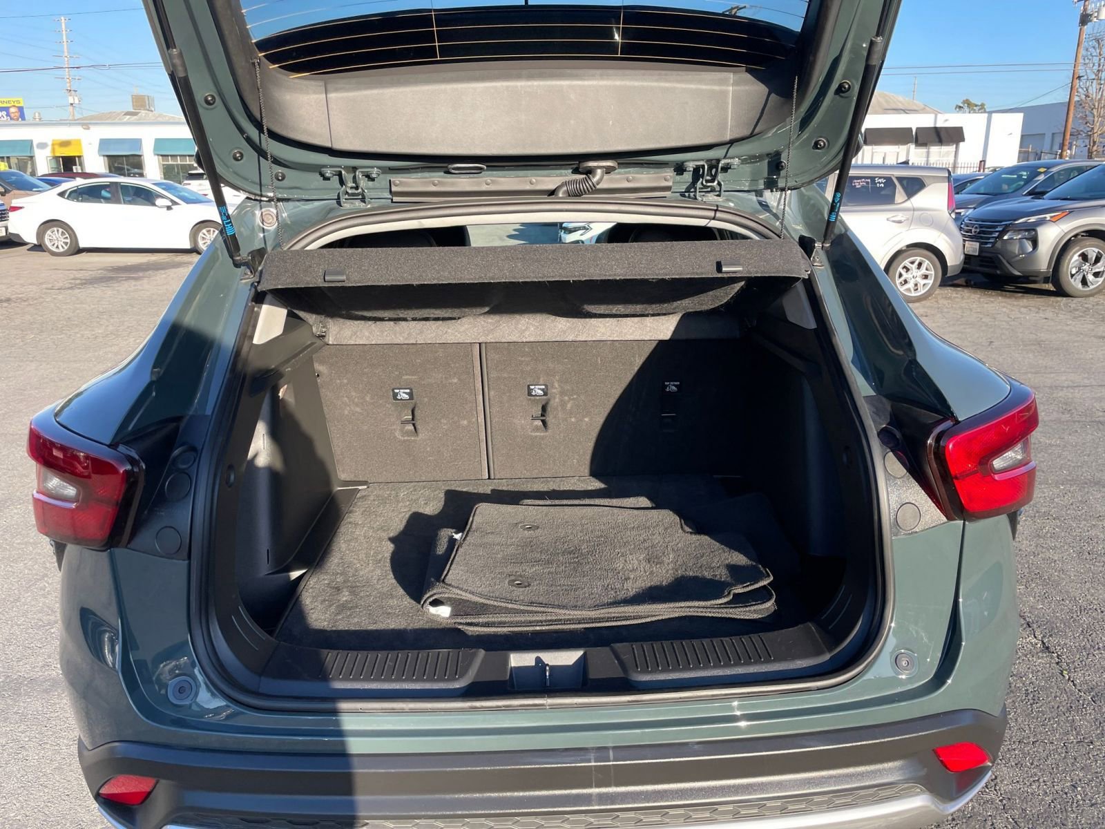 Thumbnail: 2025 Chevrolet Trax - 32