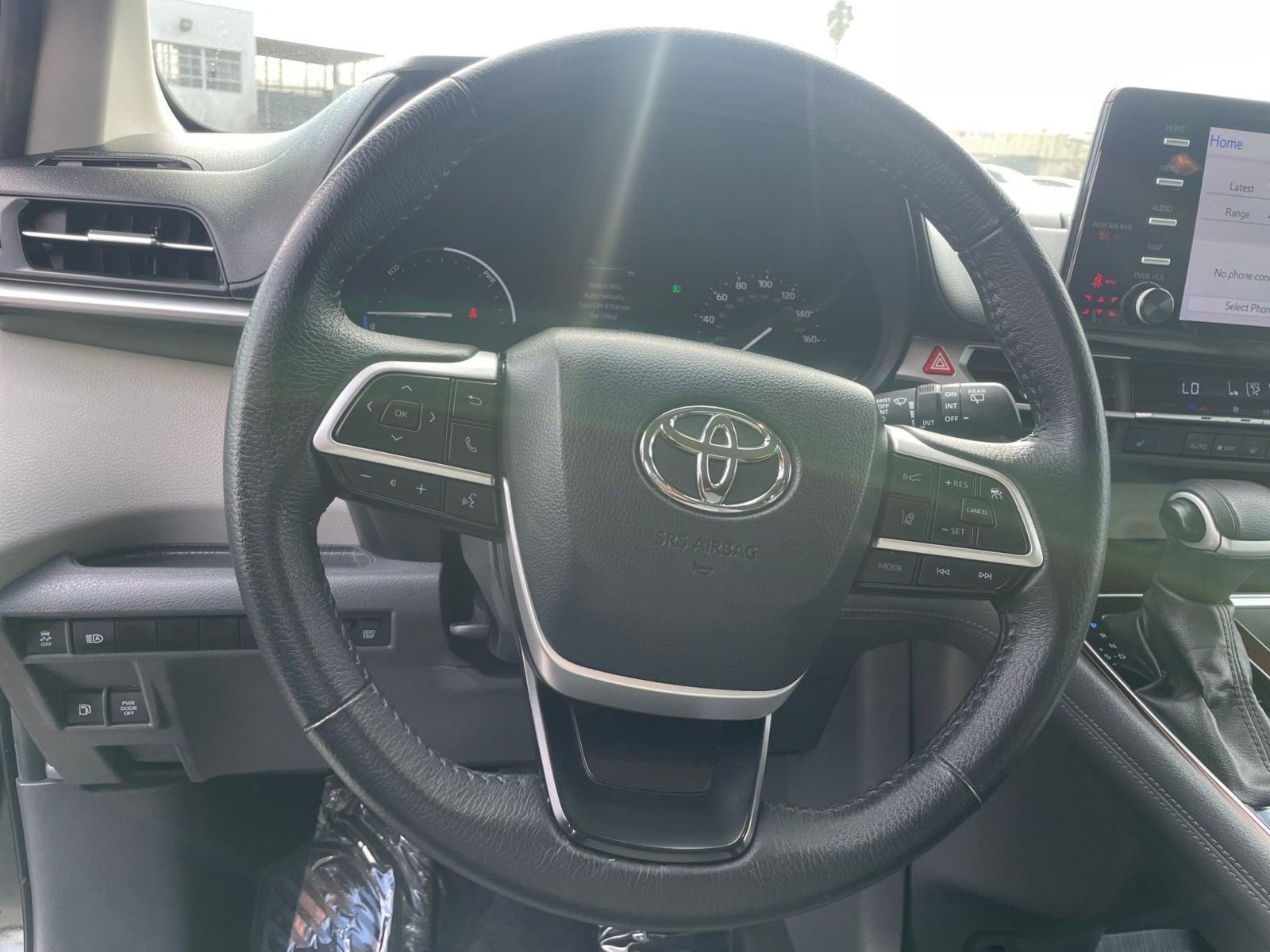 Thumbnail: 2024 Toyota Sienna - 28