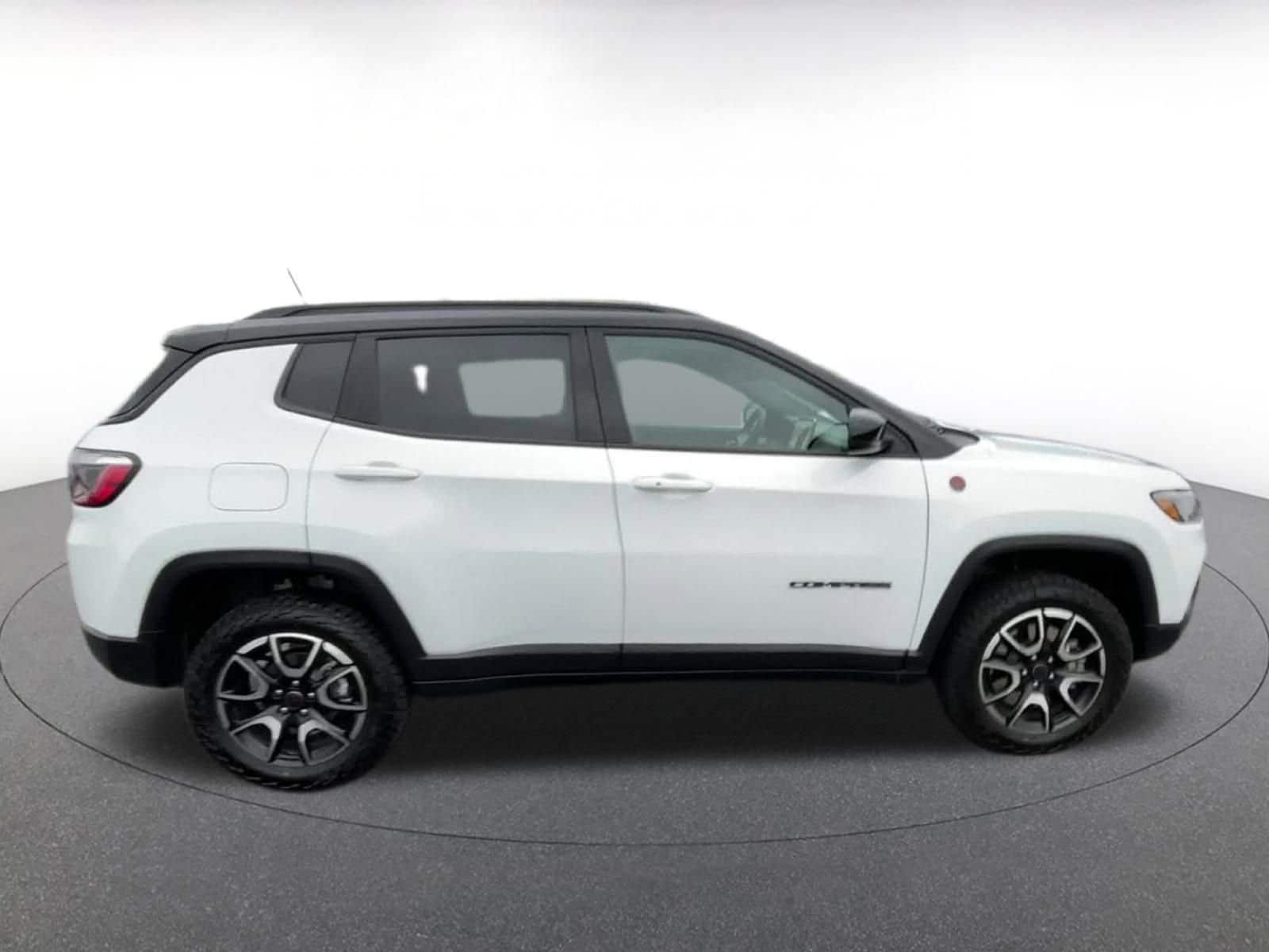 Thumbnail: 2025 Jeep Compass - 16