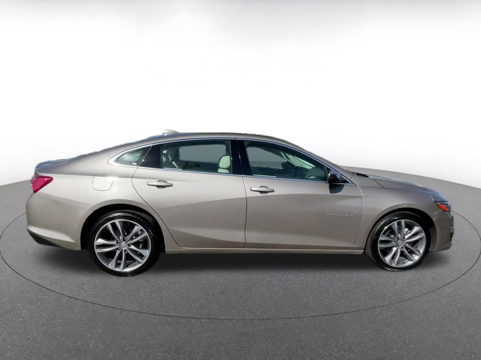 Thumbnail: 2024 Chevrolet Malibu - 16