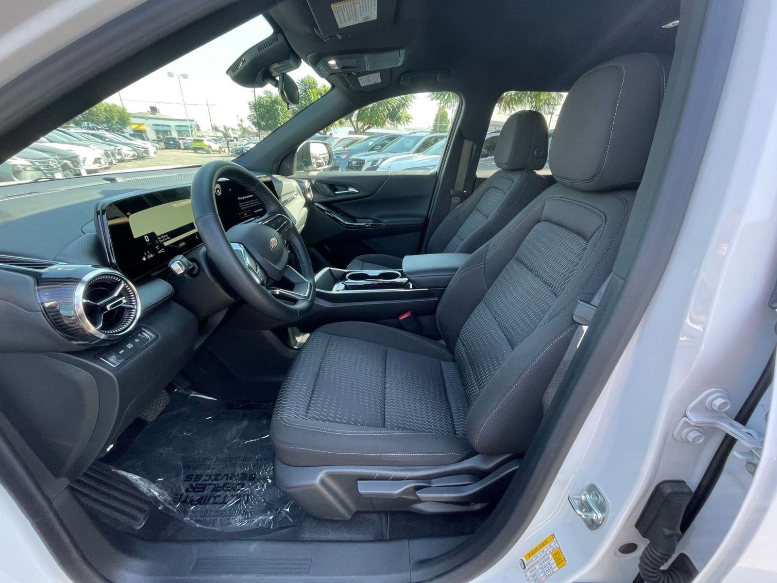 Thumbnail: 2025 Chevrolet Equinox - 27