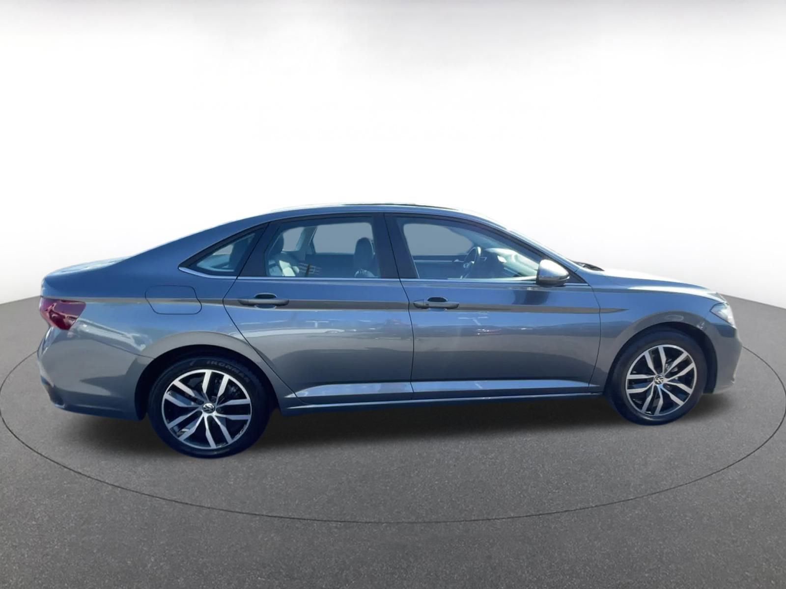 Thumbnail: 2025 Volkswagen Jetta - 16