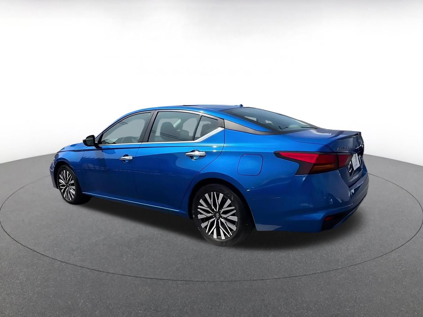 Thumbnail: 2025 Nissan Altima - 10