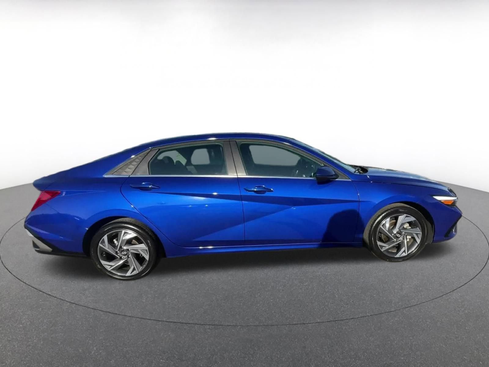 Thumbnail: 2025 Hyundai Elantra - 16