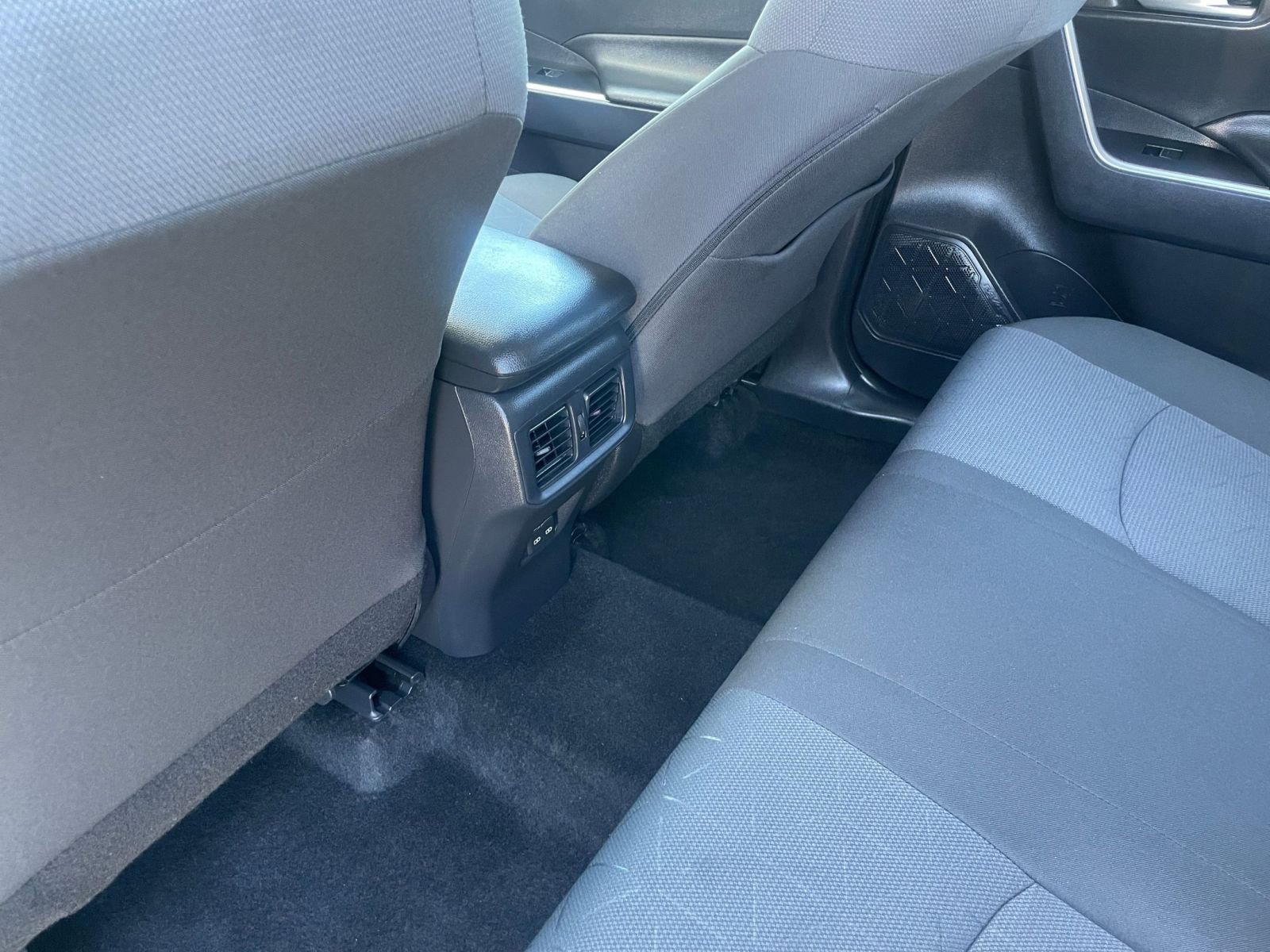 Thumbnail: 2025 Toyota RAV4 - 25