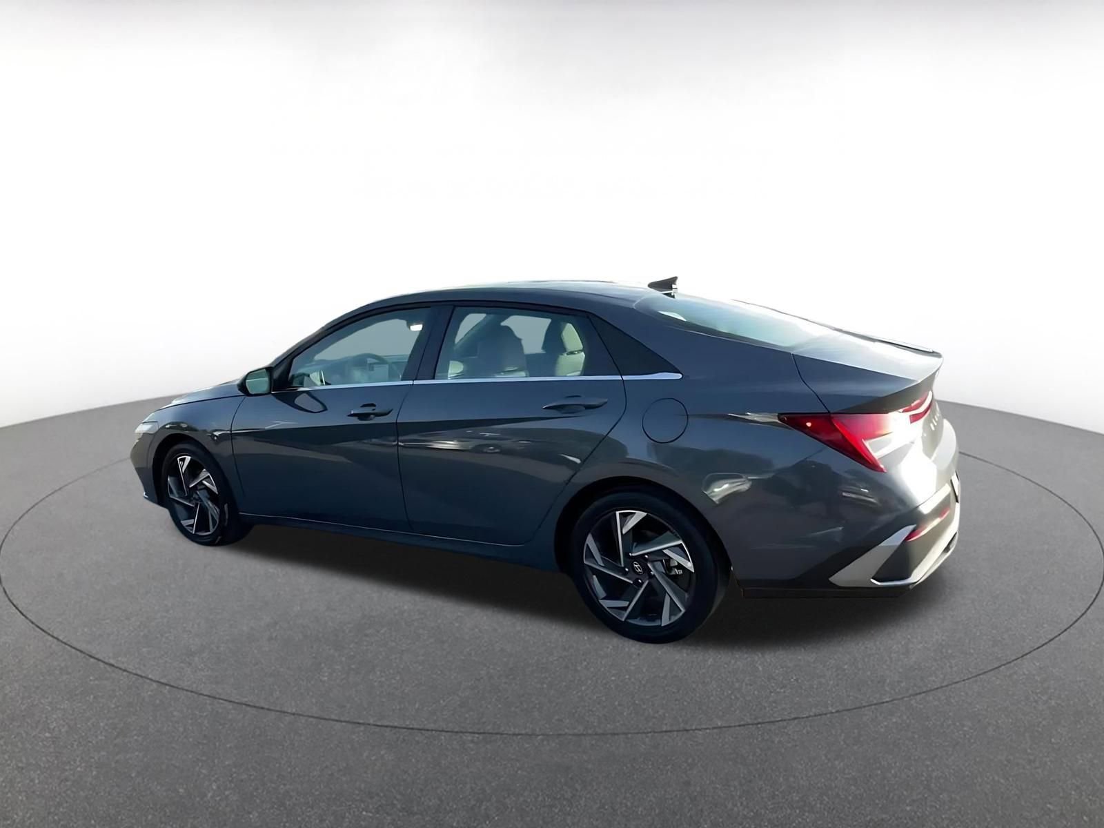 Thumbnail: 2025 Hyundai Elantra - 10