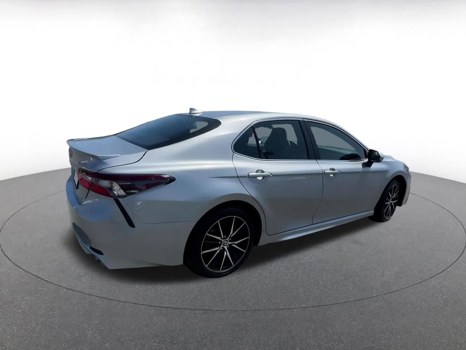 Thumbnail: 2024 Toyota Camry - 15