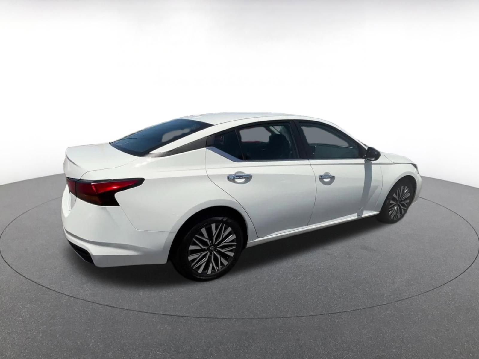 Thumbnail: 2025 Nissan Altima - 14