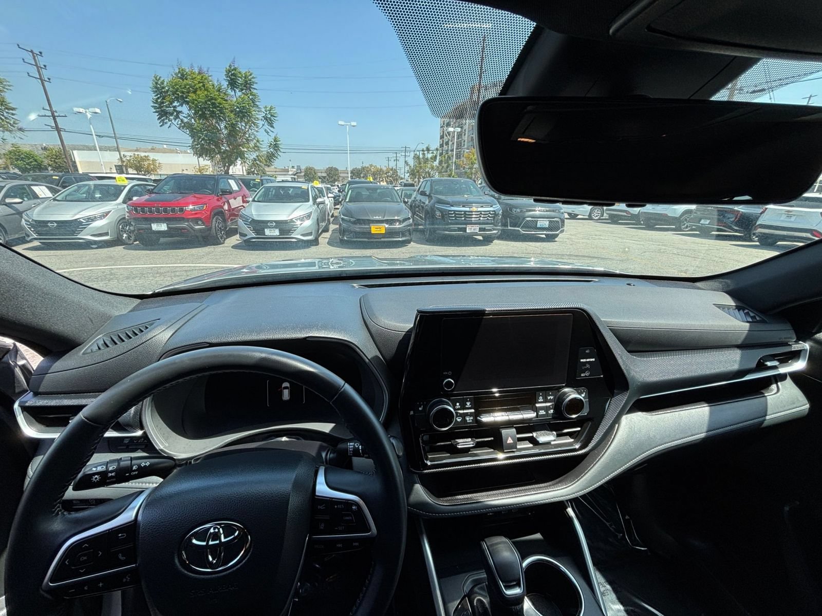 Thumbnail: 2025 Toyota Highlander - 29