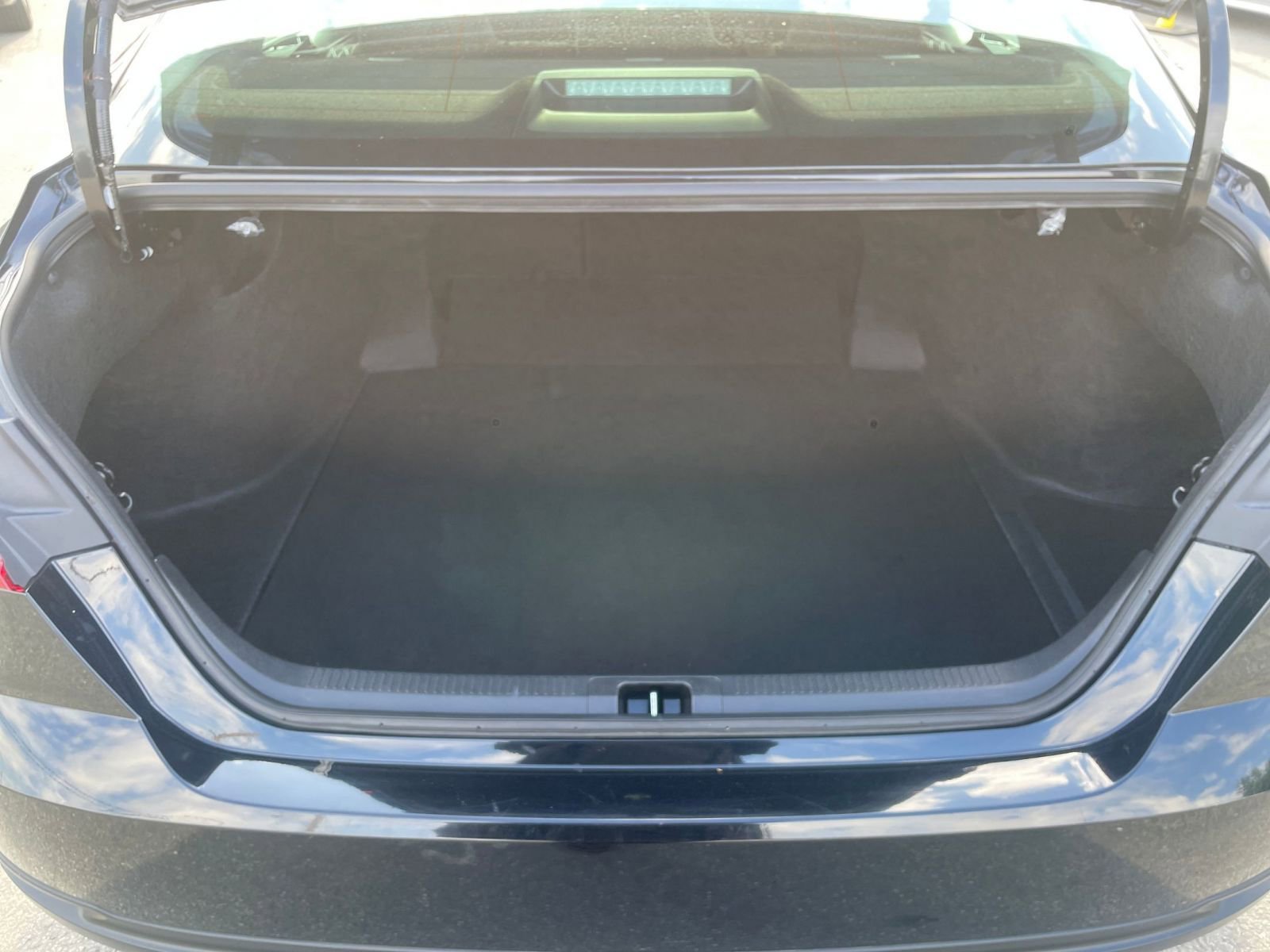 Thumbnail: 2025 Toyota Camry - 31