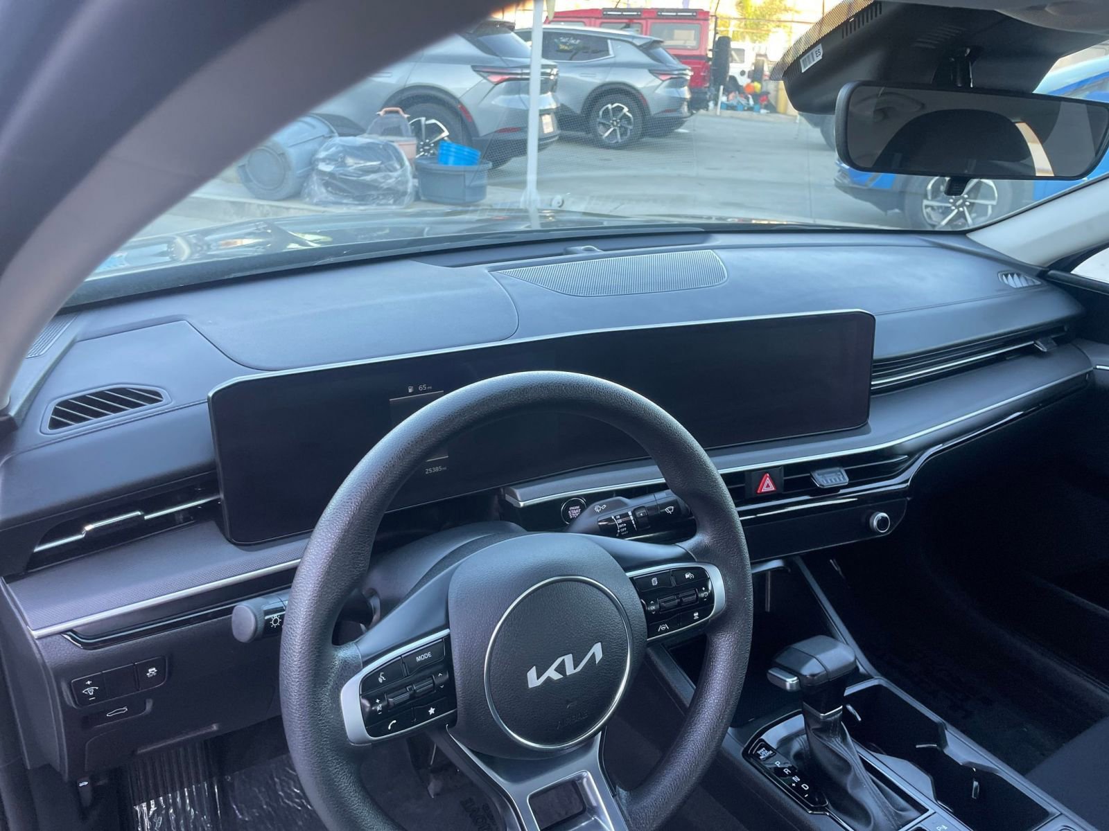 Thumbnail: 2025 Kia K5 - 33