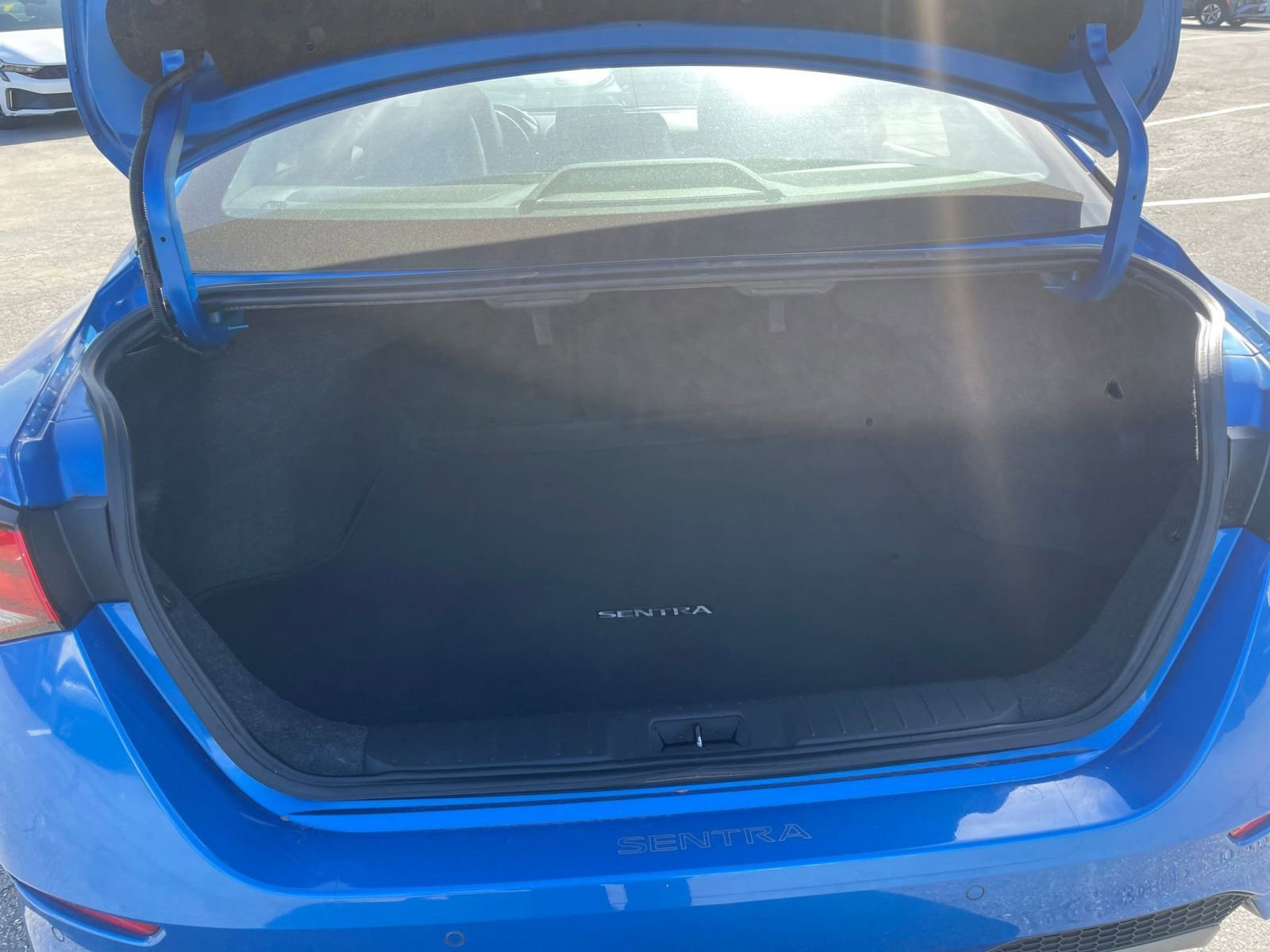 Thumbnail: 2022 Nissan Sentra - 32