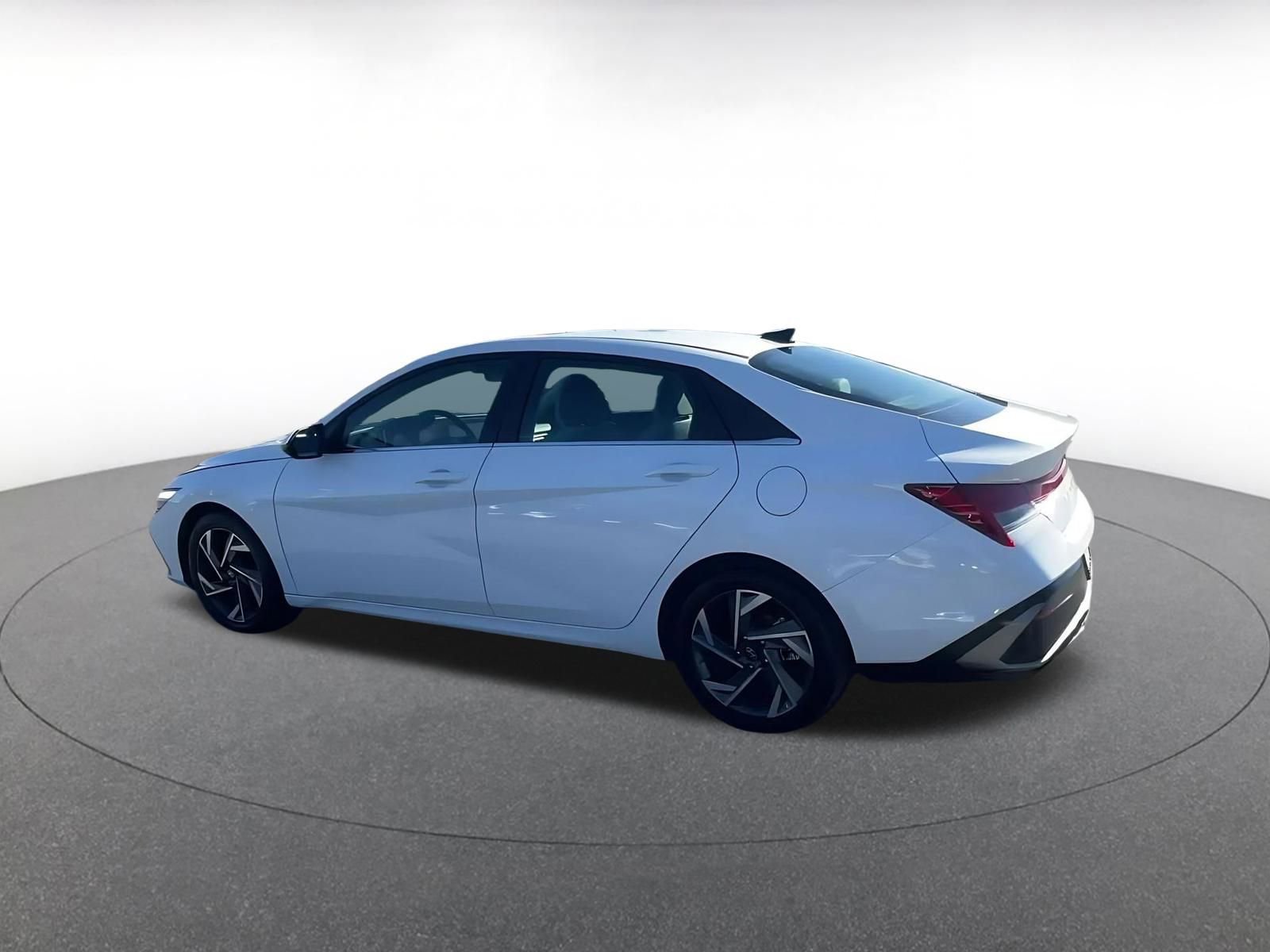 Thumbnail: 2025 Hyundai Elantra - 10