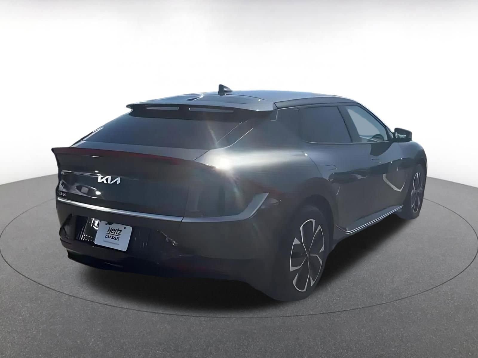 Thumbnail: 2023 Kia EV6 - 14