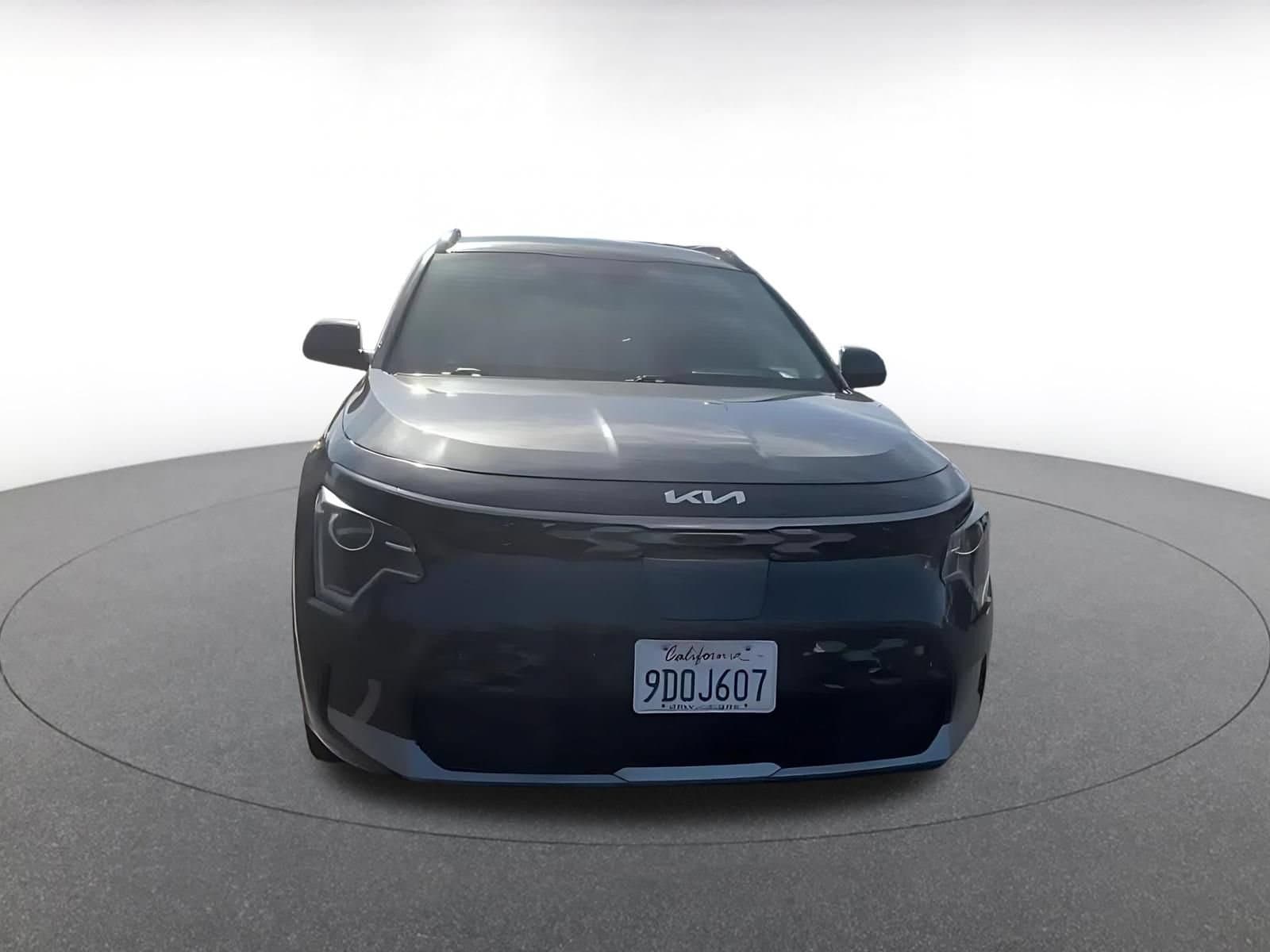 Thumbnail: 2023 Kia Niro - 4