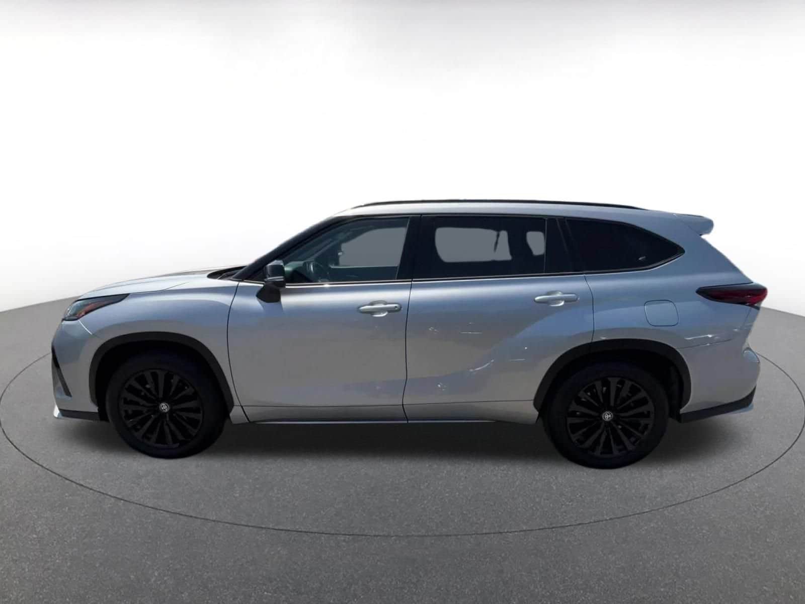 Thumbnail: 2025 Toyota Highlander - 7
