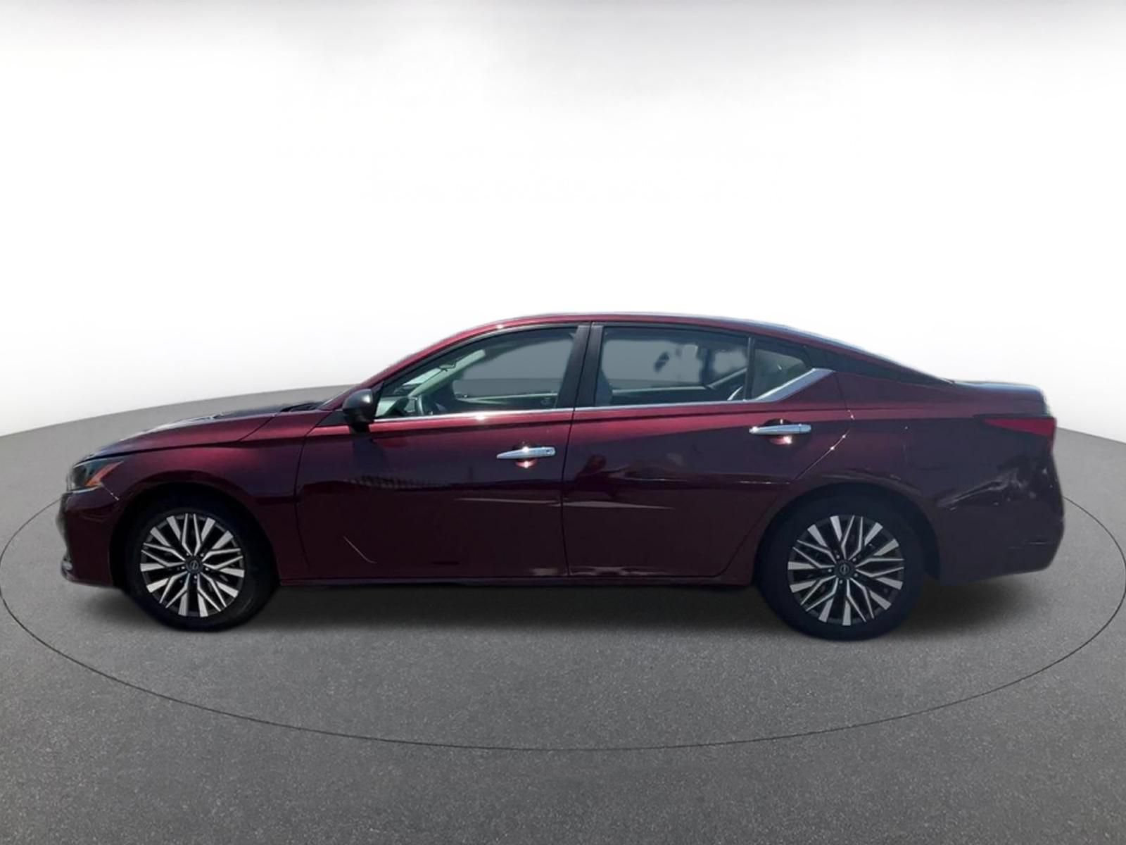 Thumbnail: 2025 Nissan Altima - 9