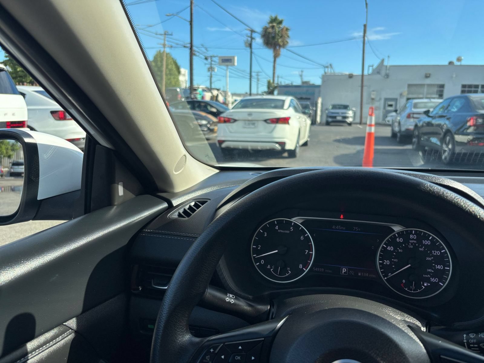 Thumbnail: 2025 Nissan Sentra - 33