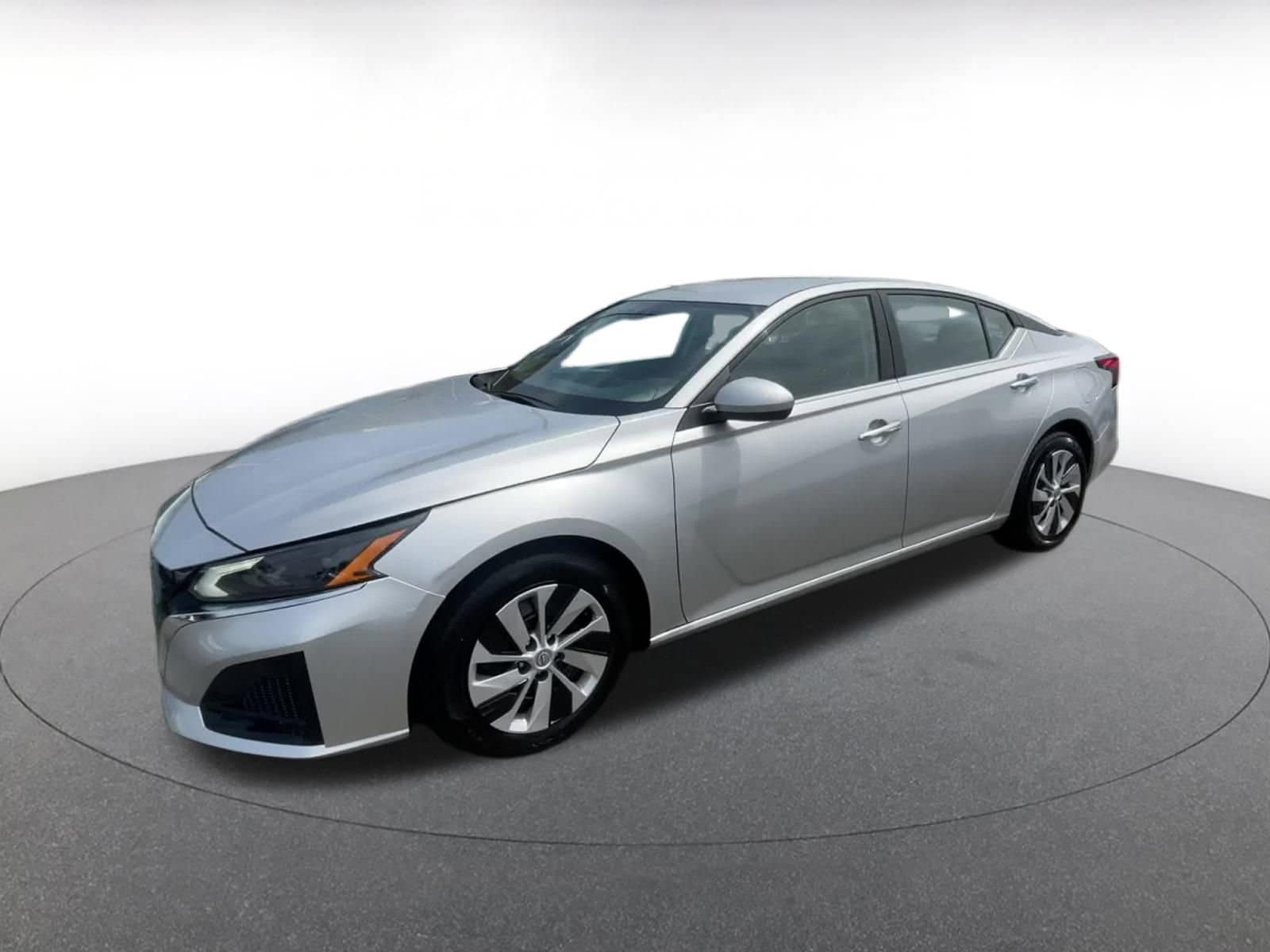 Thumbnail: 2023 Nissan Altima - 8