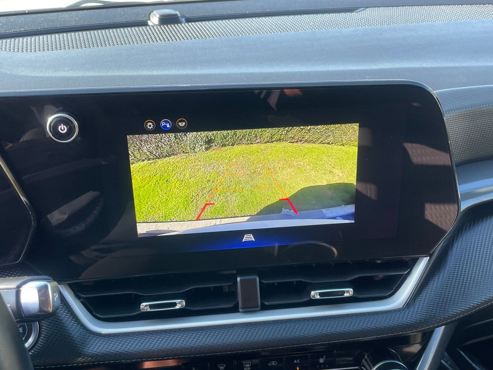 Thumbnail: 2025 Chevrolet Equinox - 25