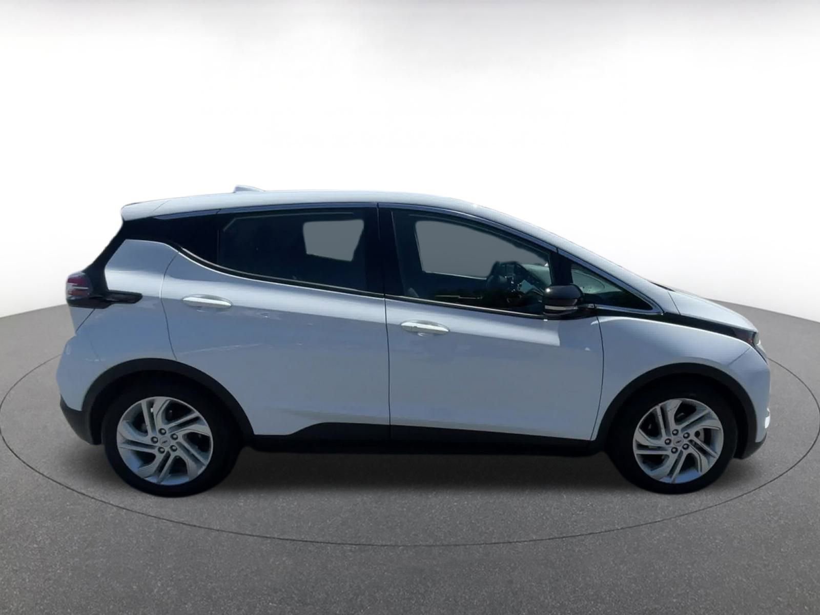 Thumbnail: 2023 Chevrolet Bolt EV - 16