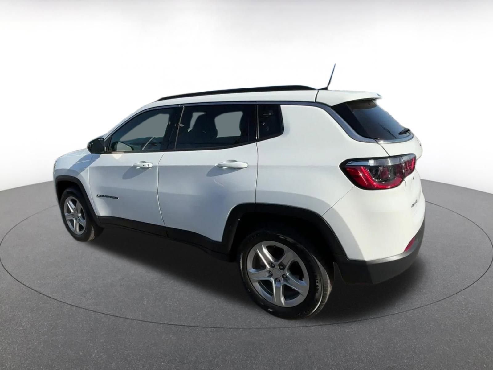 Thumbnail: 2023 Jeep Compass - 10