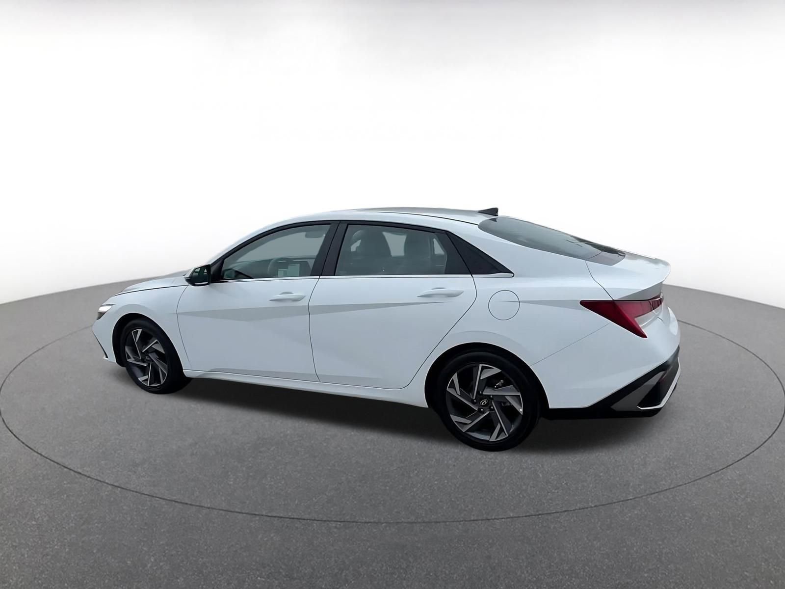 Thumbnail: 2025 Hyundai Elantra - 10