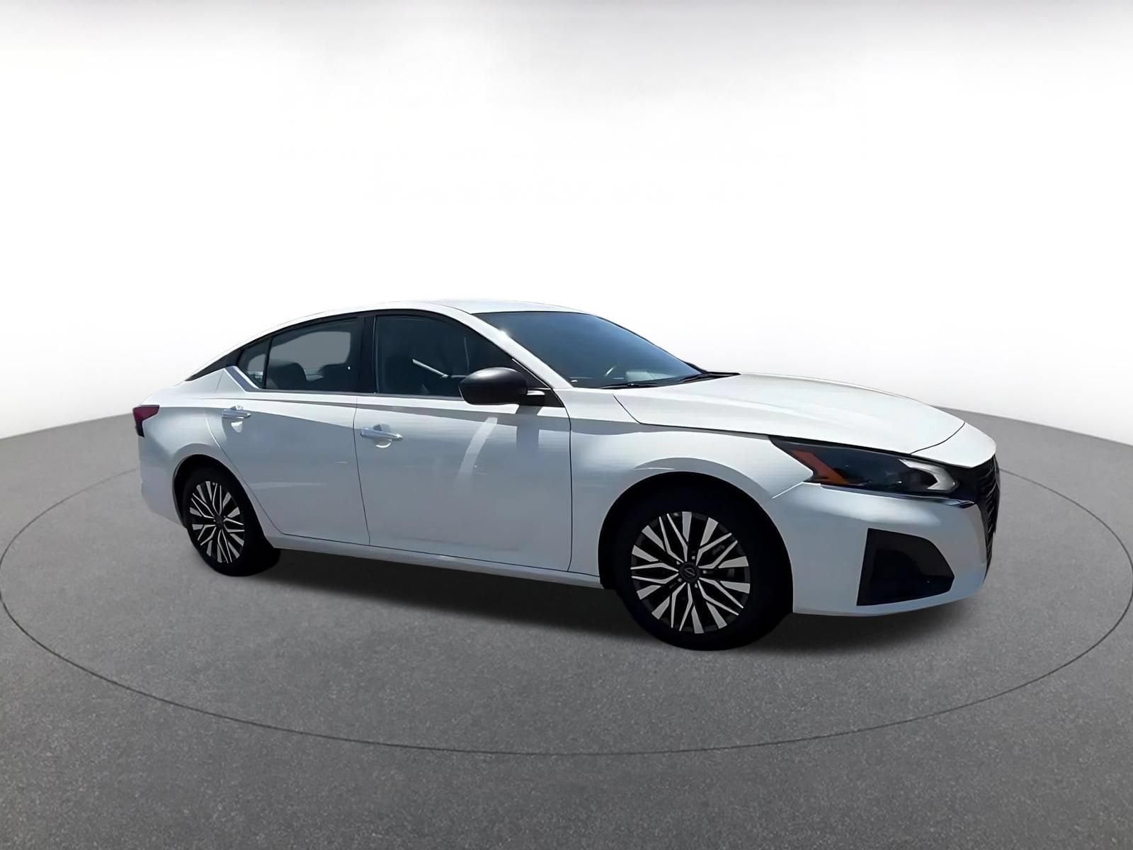 Thumbnail: 2025 Nissan Altima - 2