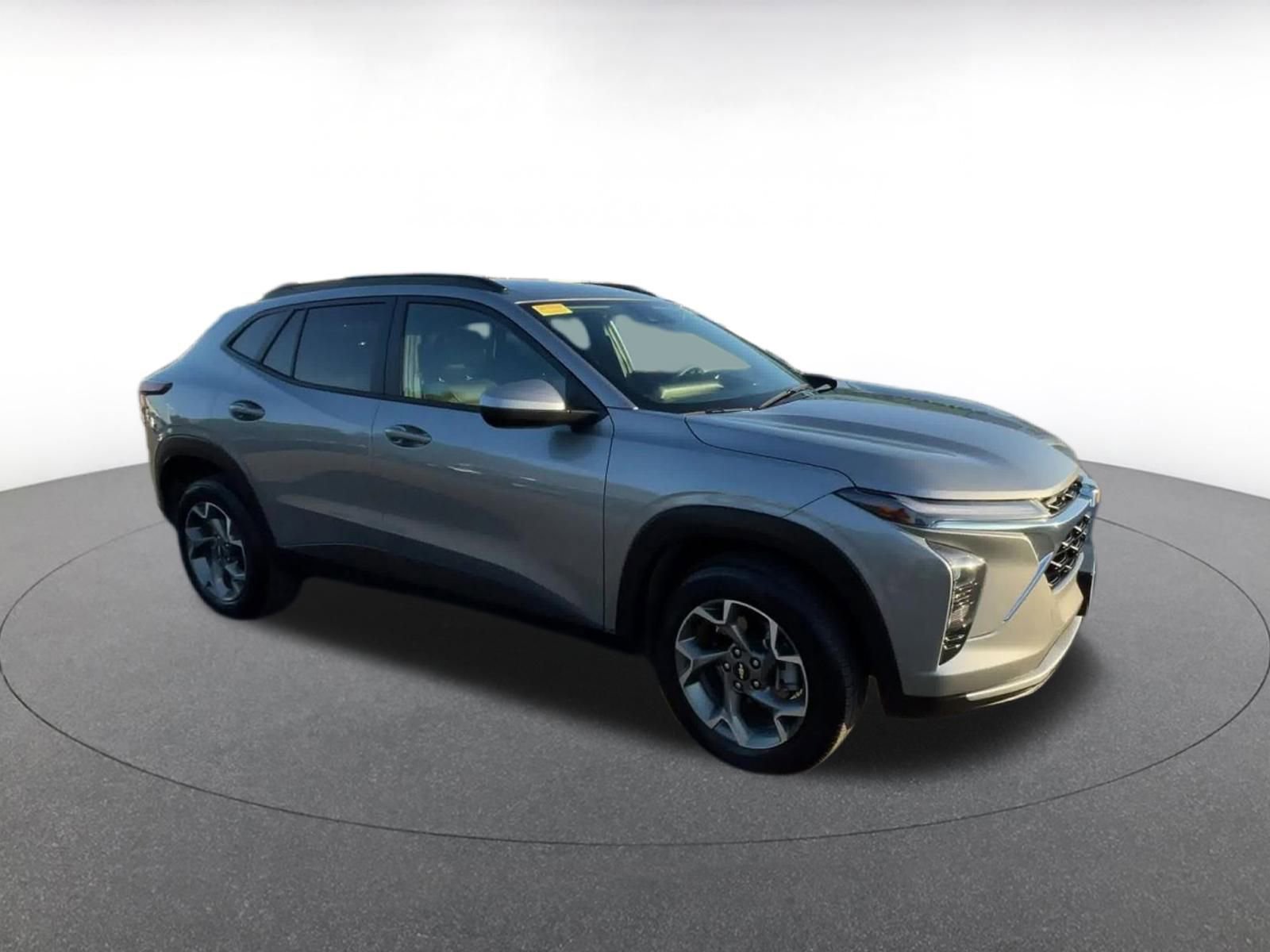 Thumbnail: 2025 Chevrolet Trax - 2