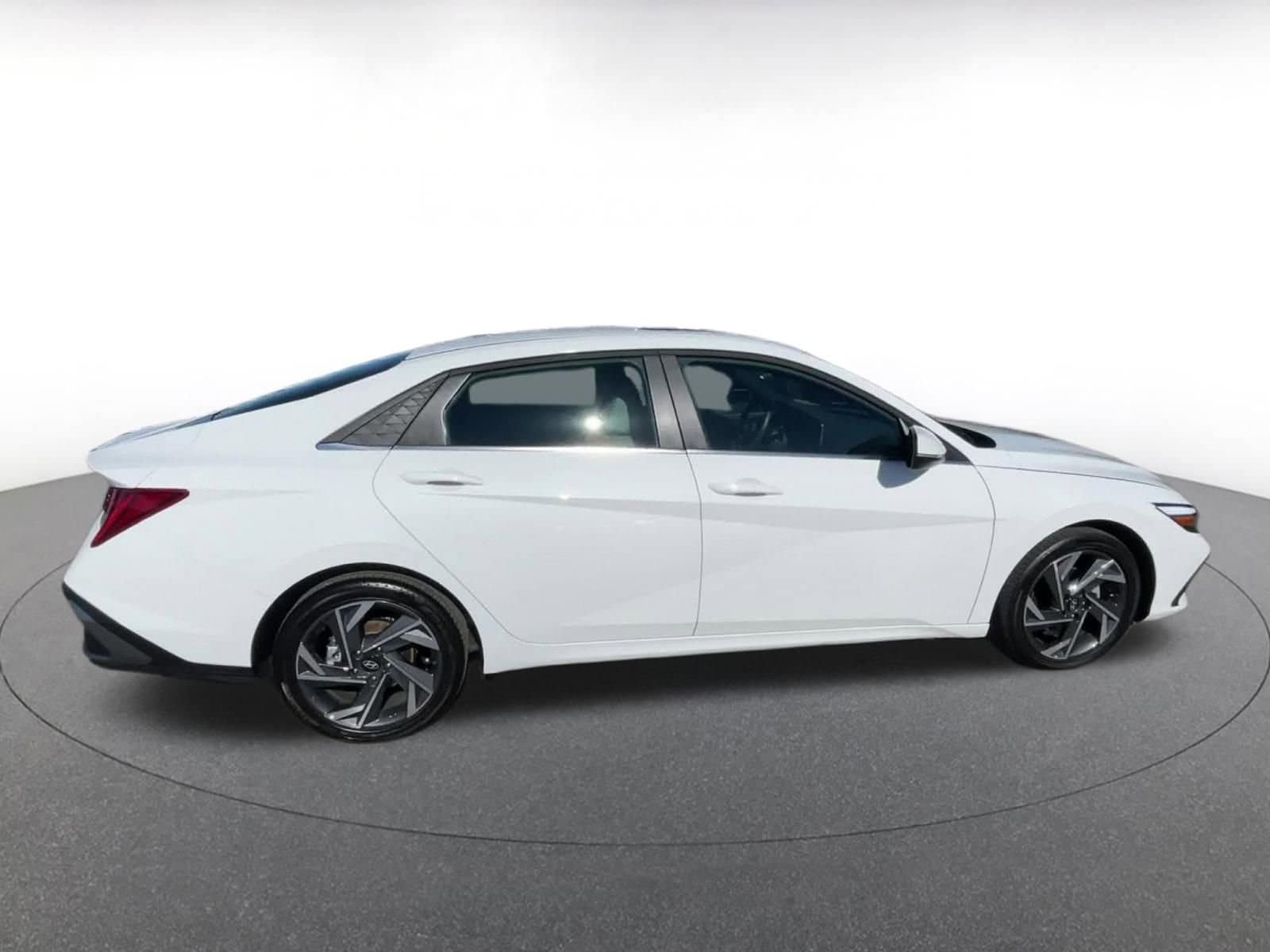 Thumbnail: 2025 Hyundai Elantra - 16