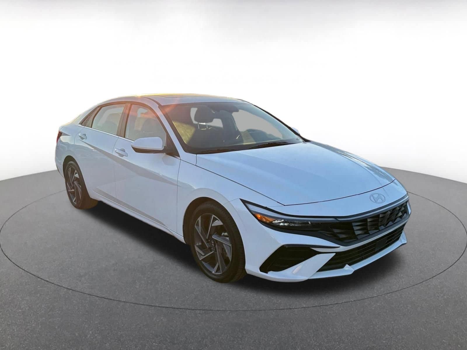 Thumbnail: 2025 Hyundai Elantra - 1