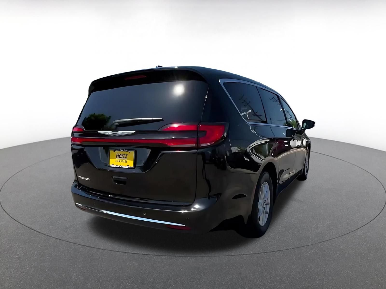 Thumbnail: 2024 Chrysler Pacifica - 14