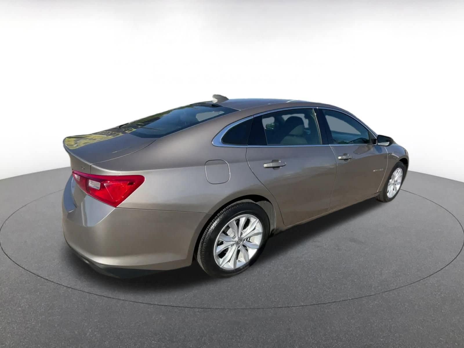 Thumbnail: 2023 Chevrolet Malibu - 15